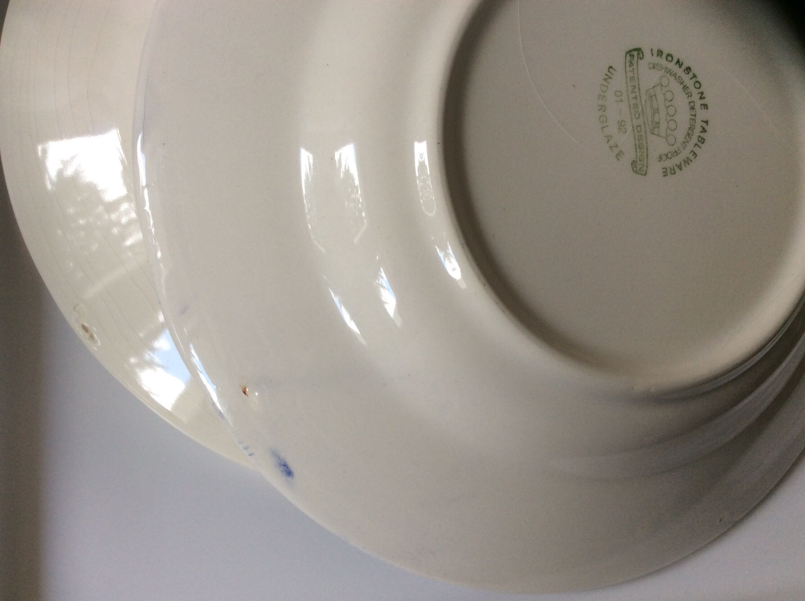 4 flat plates and 4 hollow plates