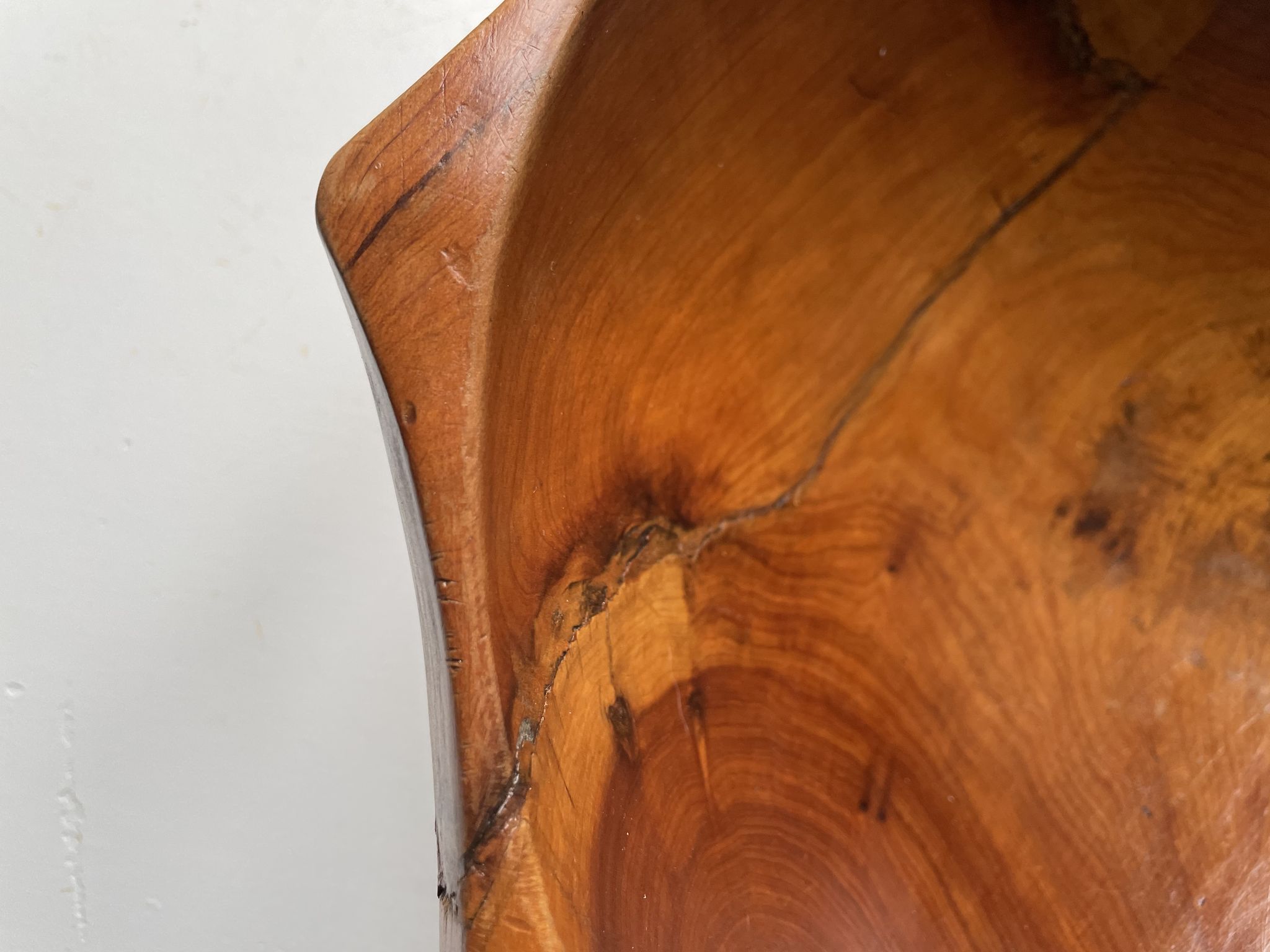 Coupe à fruits en bois biseauté