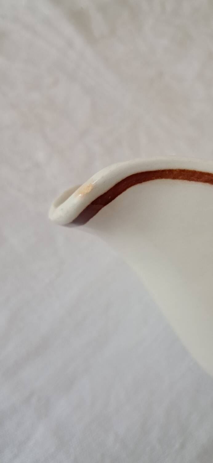 Digoin Sarreguemines sauceboat with hand-painted waterfowl decoration