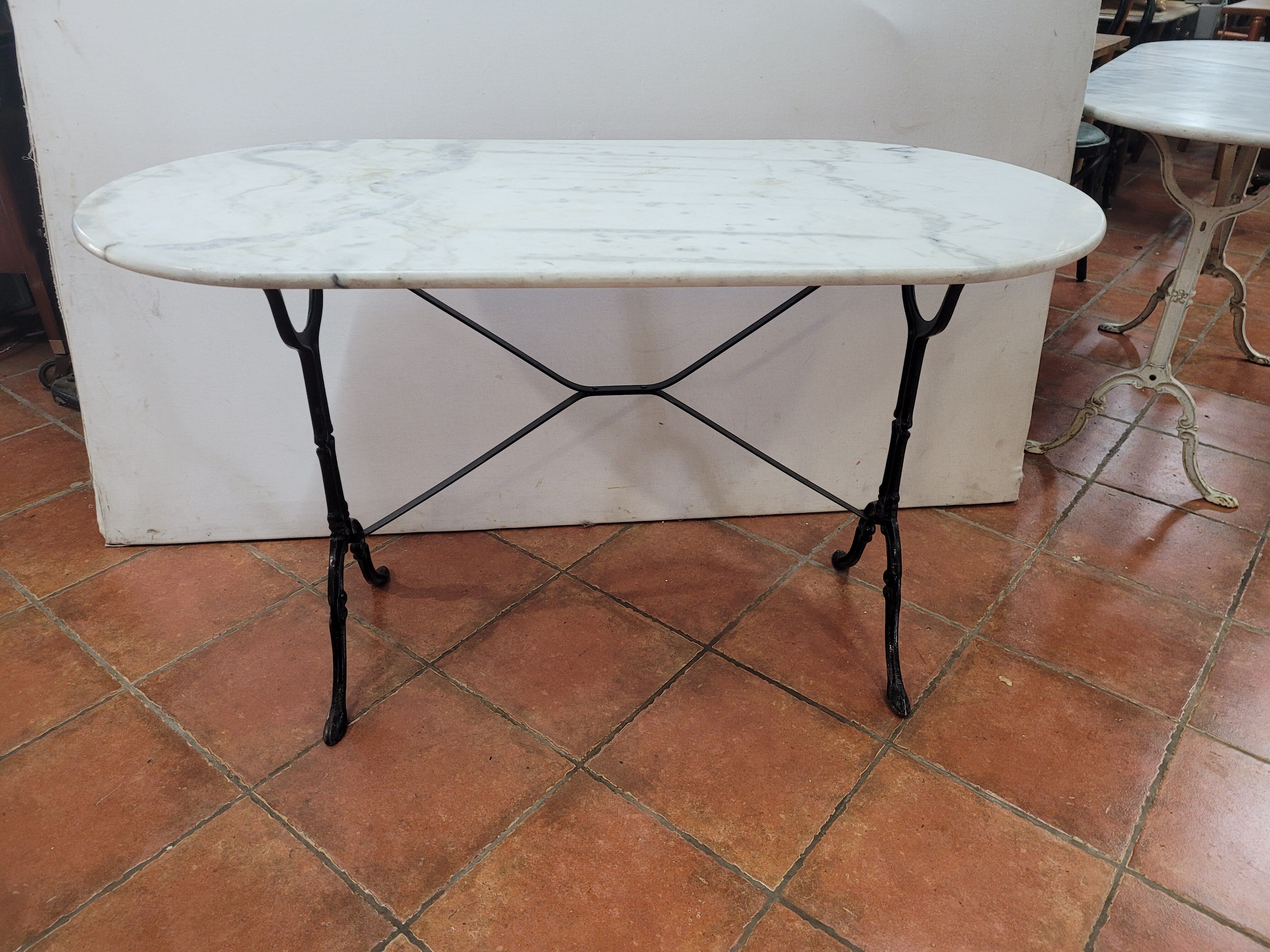 Table de bistrot dessus marbre