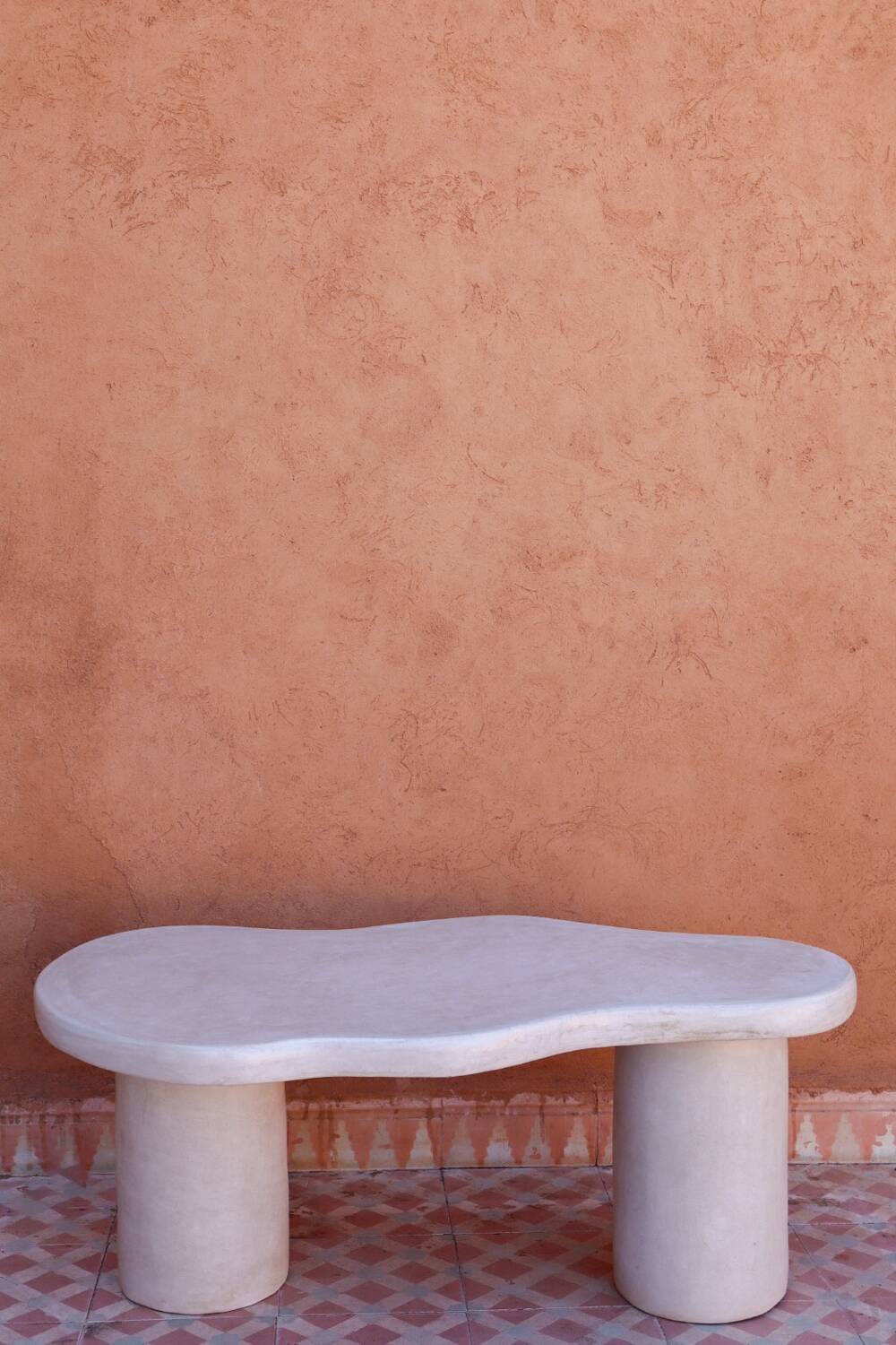 Table basse forme organique en Tadelakt