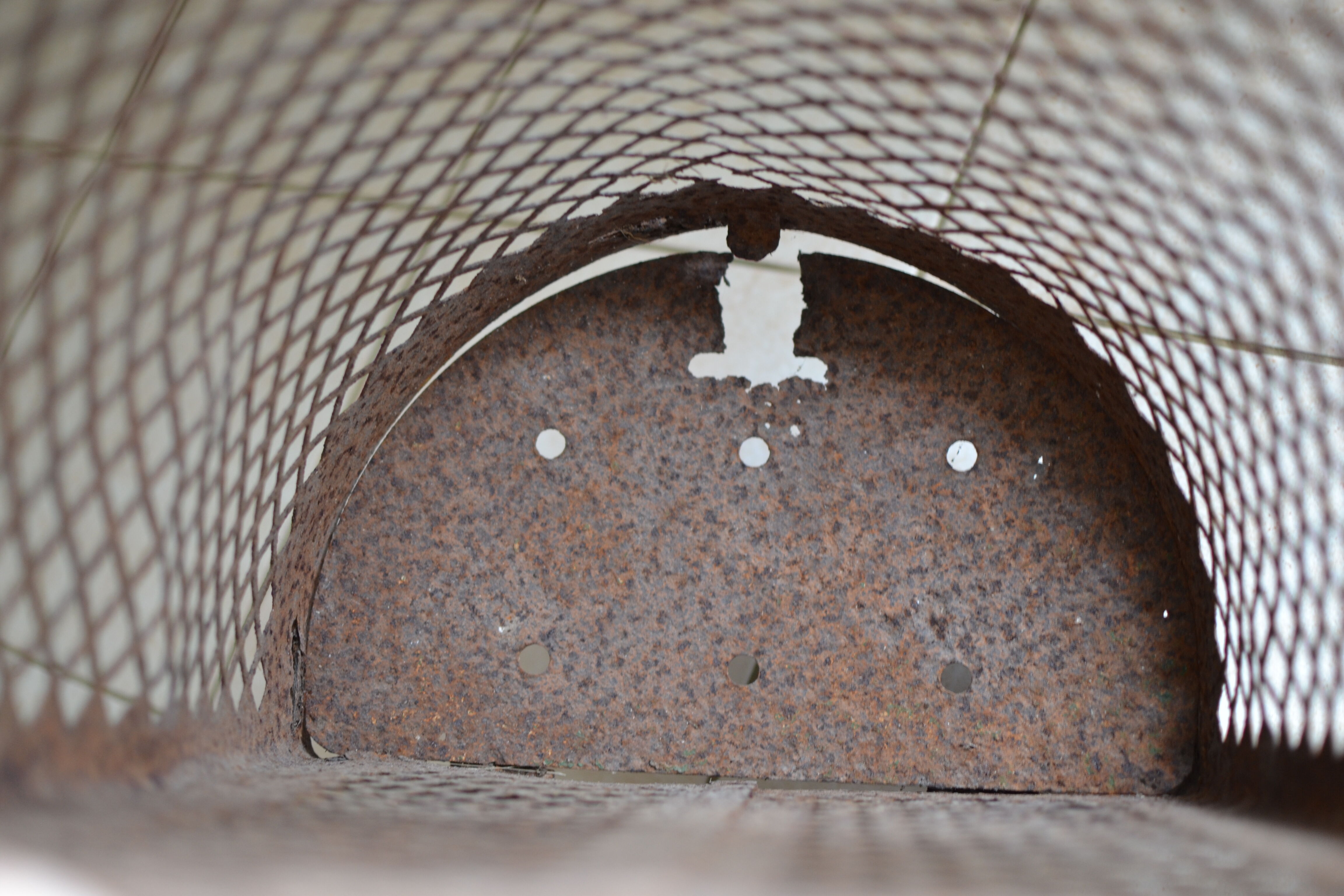 Old paper bin on rue Montrouge