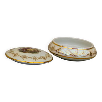 Bonbonniere or jewelry box