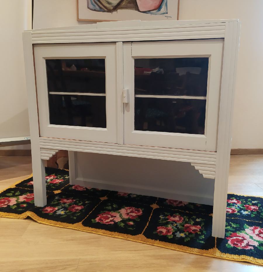 Buffet showcase