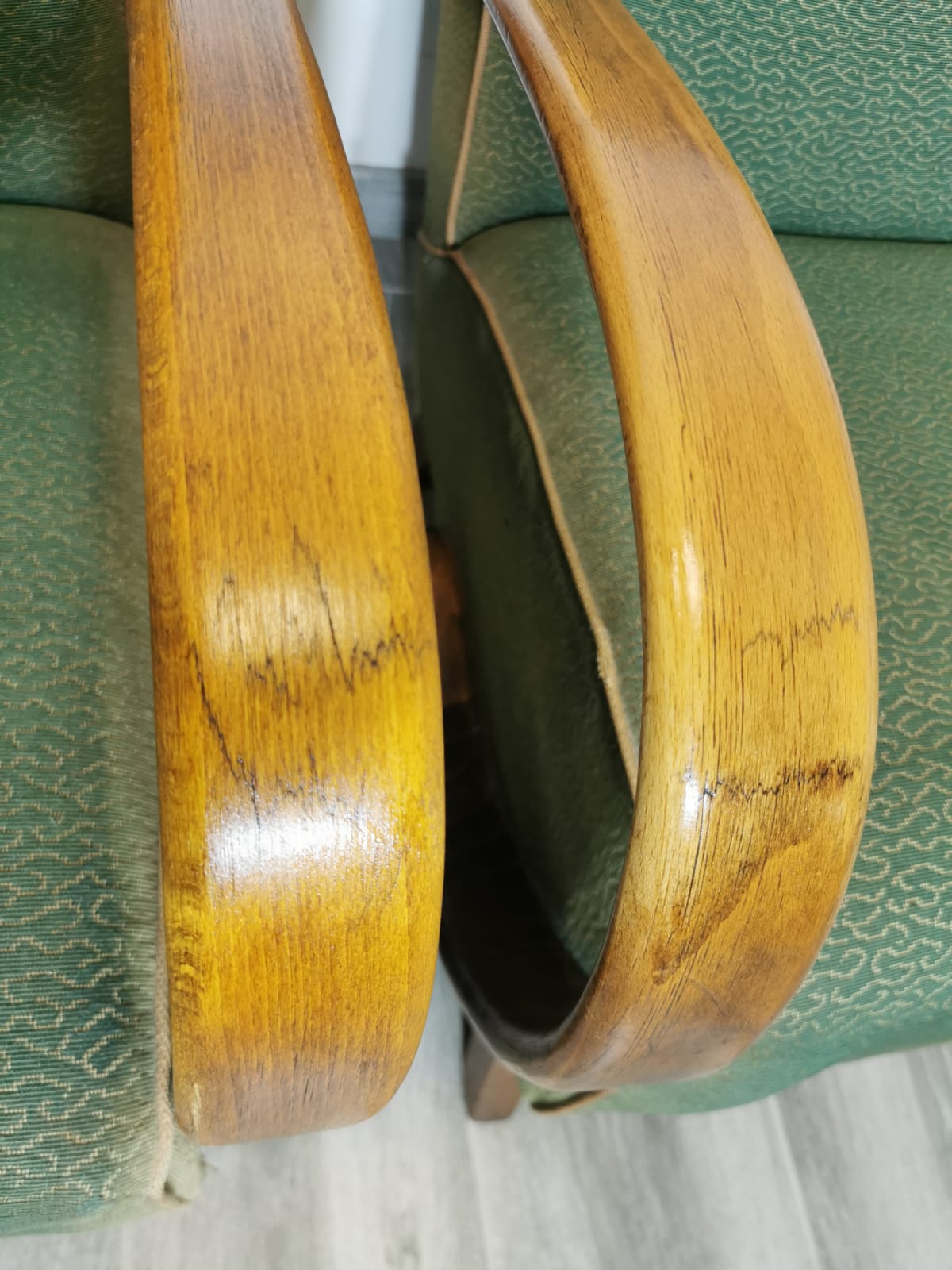 Fauteuils par Jindřich Halabala