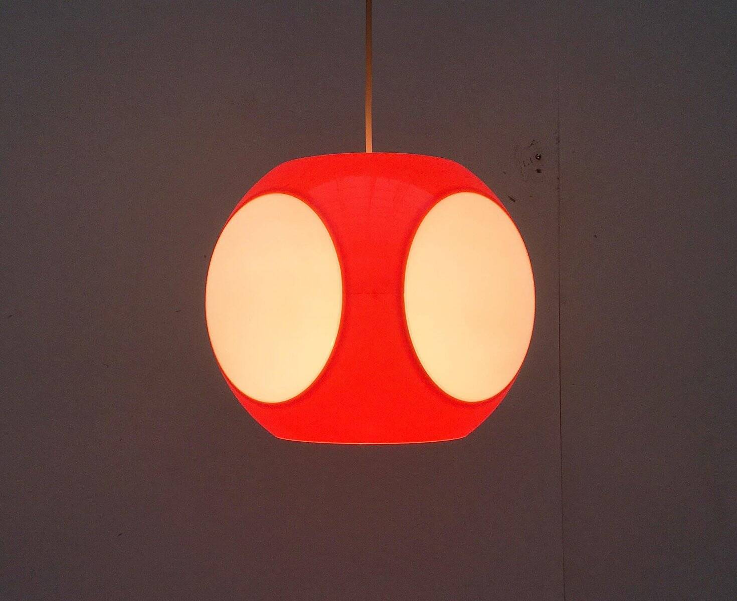 Vintage UFO lamp from the space age attributed to Luigi Colani.