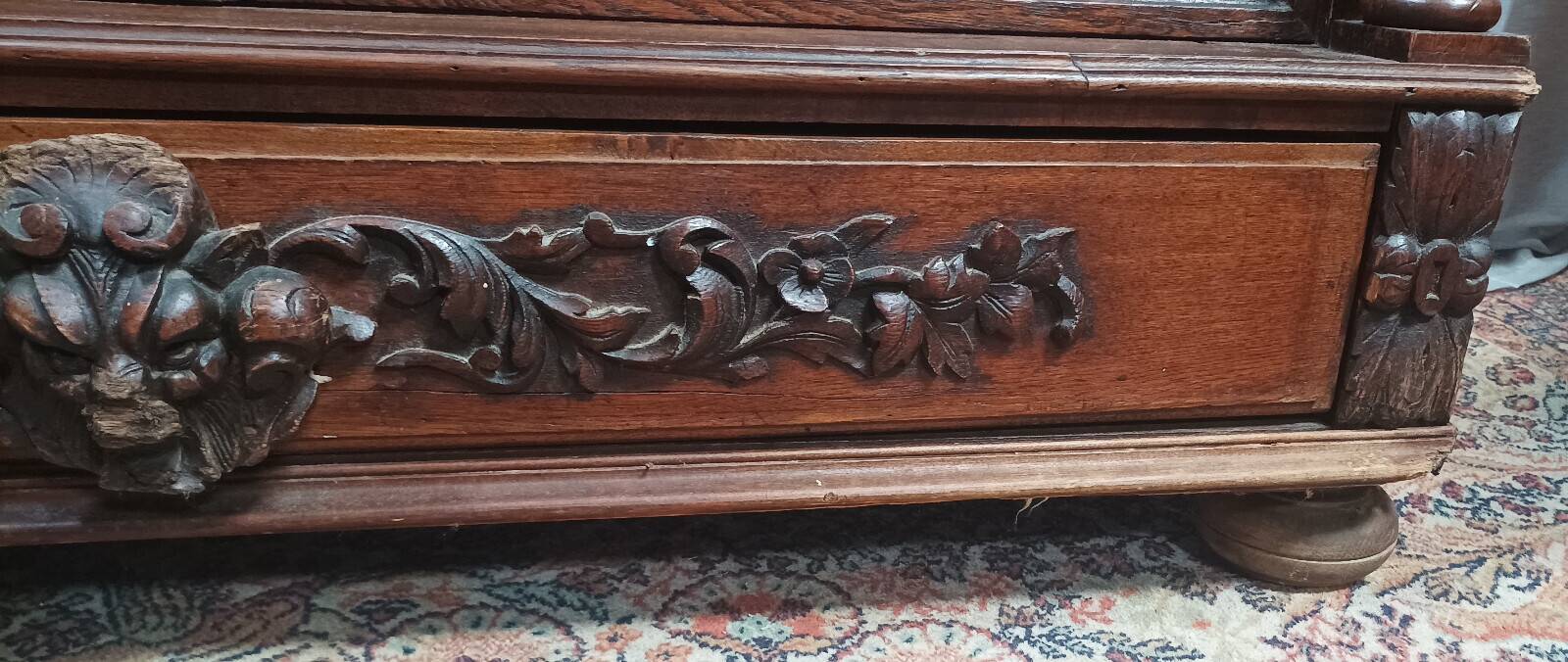 Louis XIII display cabinet in oak, 19th century
