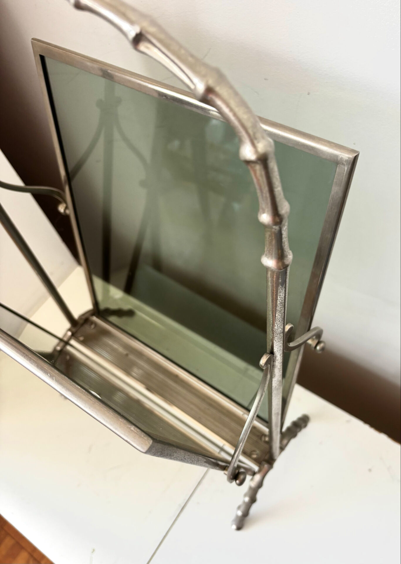 Porte revues en verre Maison Baguès