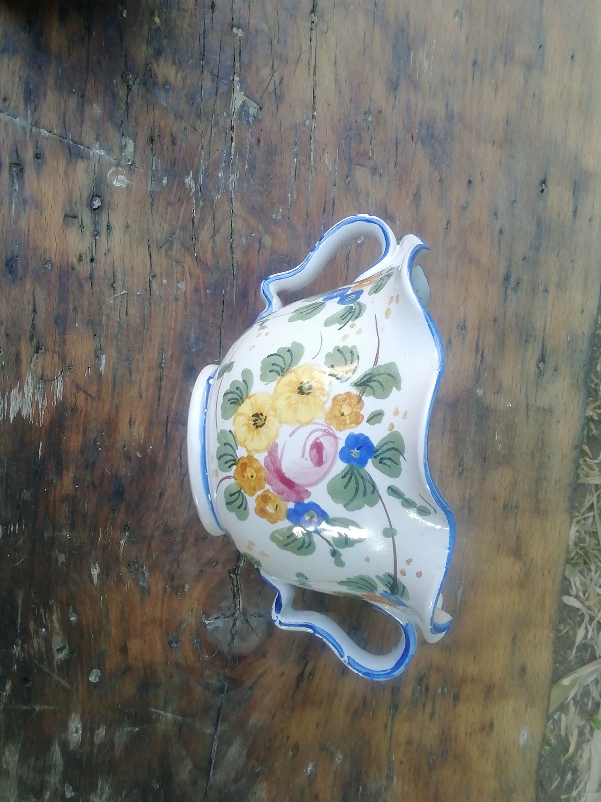 Ancient italue container