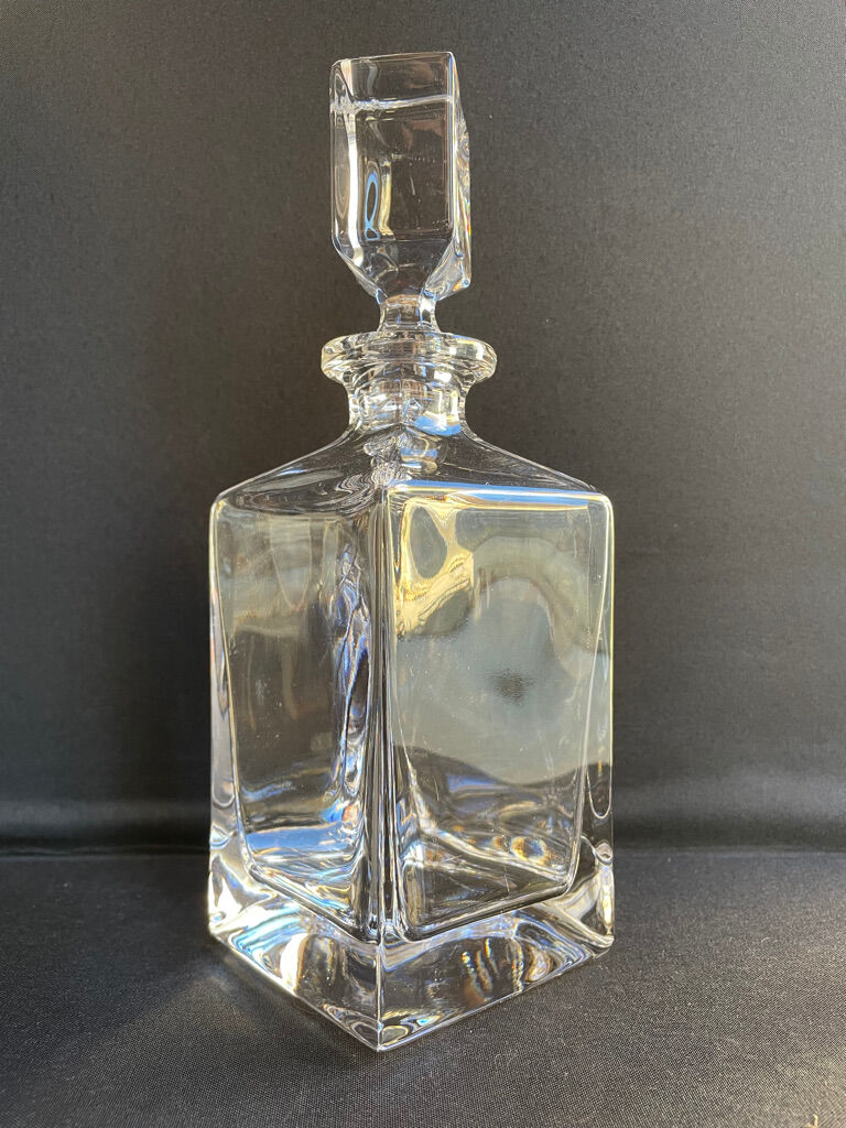Whisky decanter in blown and cut crystal