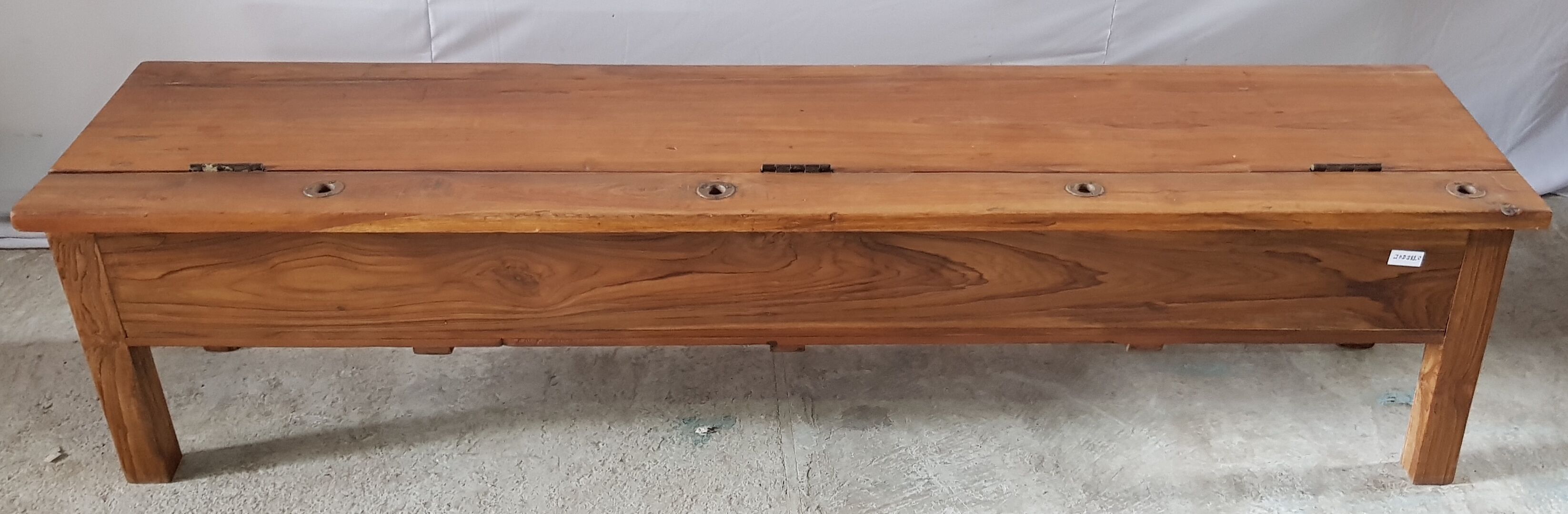 Chest / bench in teak