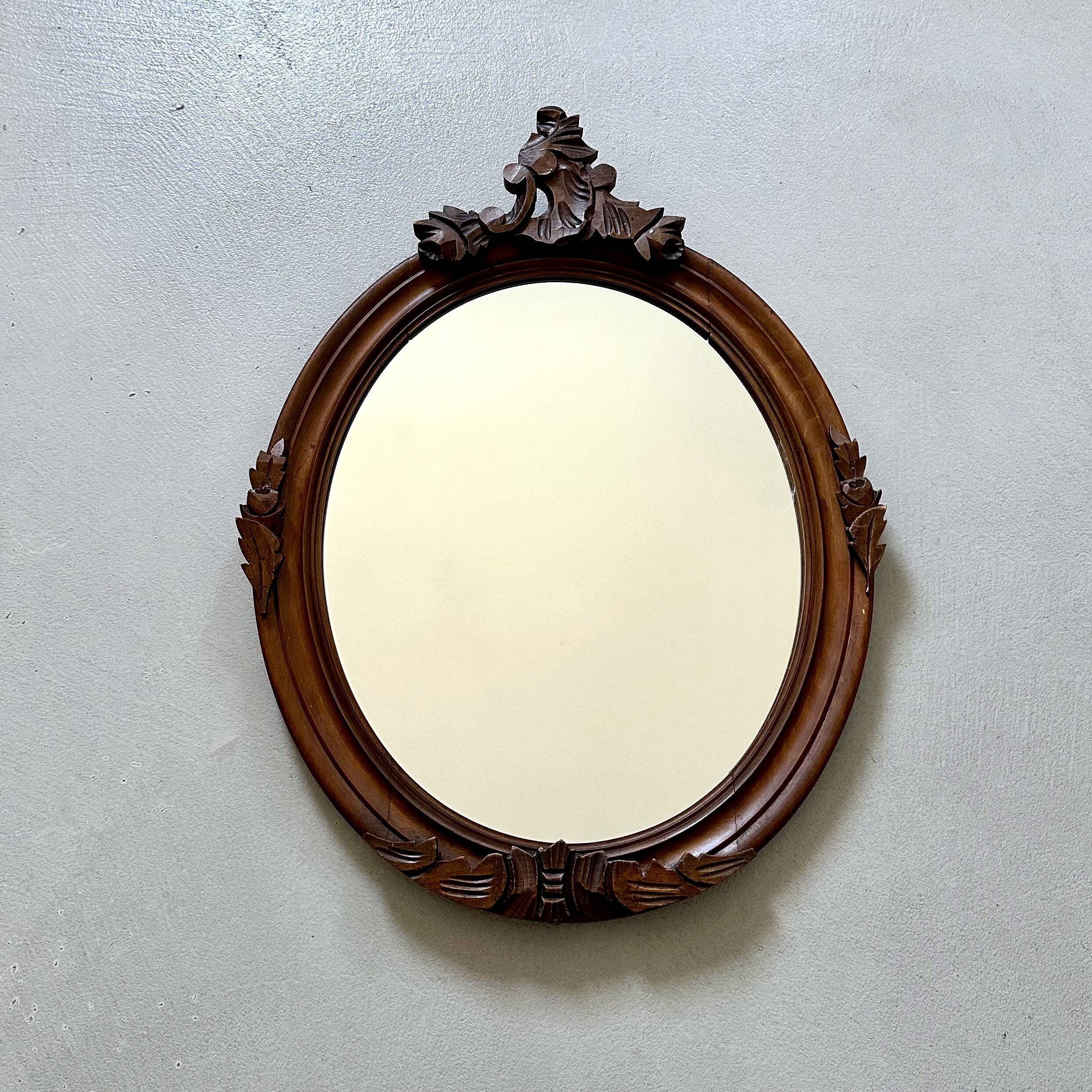 Miroir mural en bois vintage avec ornements floraux – Miroir ovale