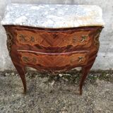 Commode sauteuse galbé Louis XV