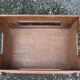 Caisse de rangement en bois sur roulettes