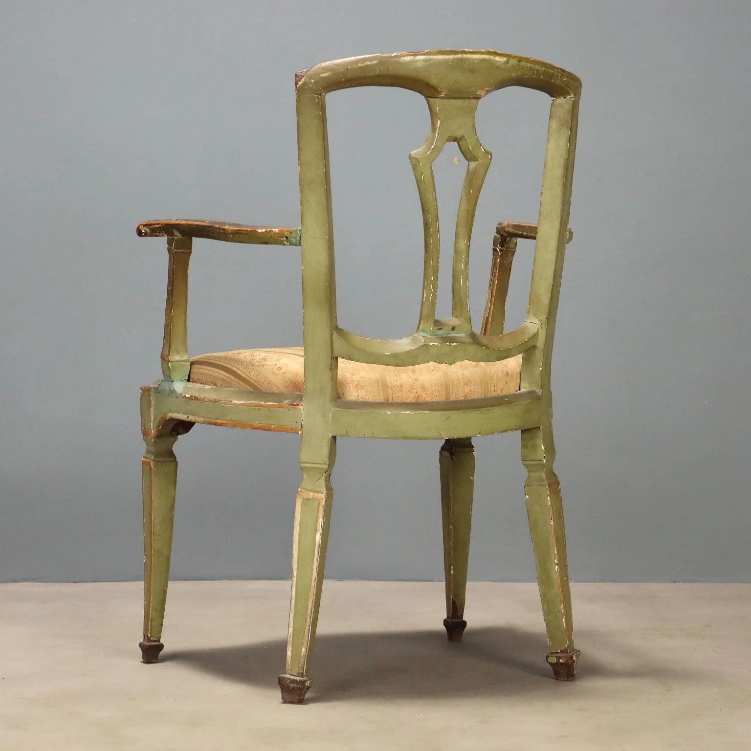 Neoclassical Venetian armchair from the 18th century.