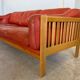 Canapé vintage suédois des années 70 en cuir cognac pour 3 personnes.