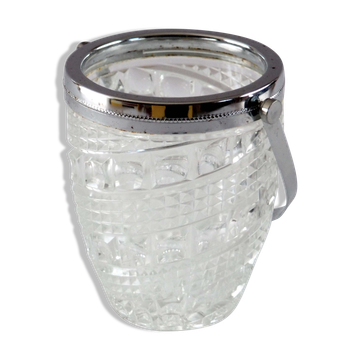 Circled ice bucket spiral pattern