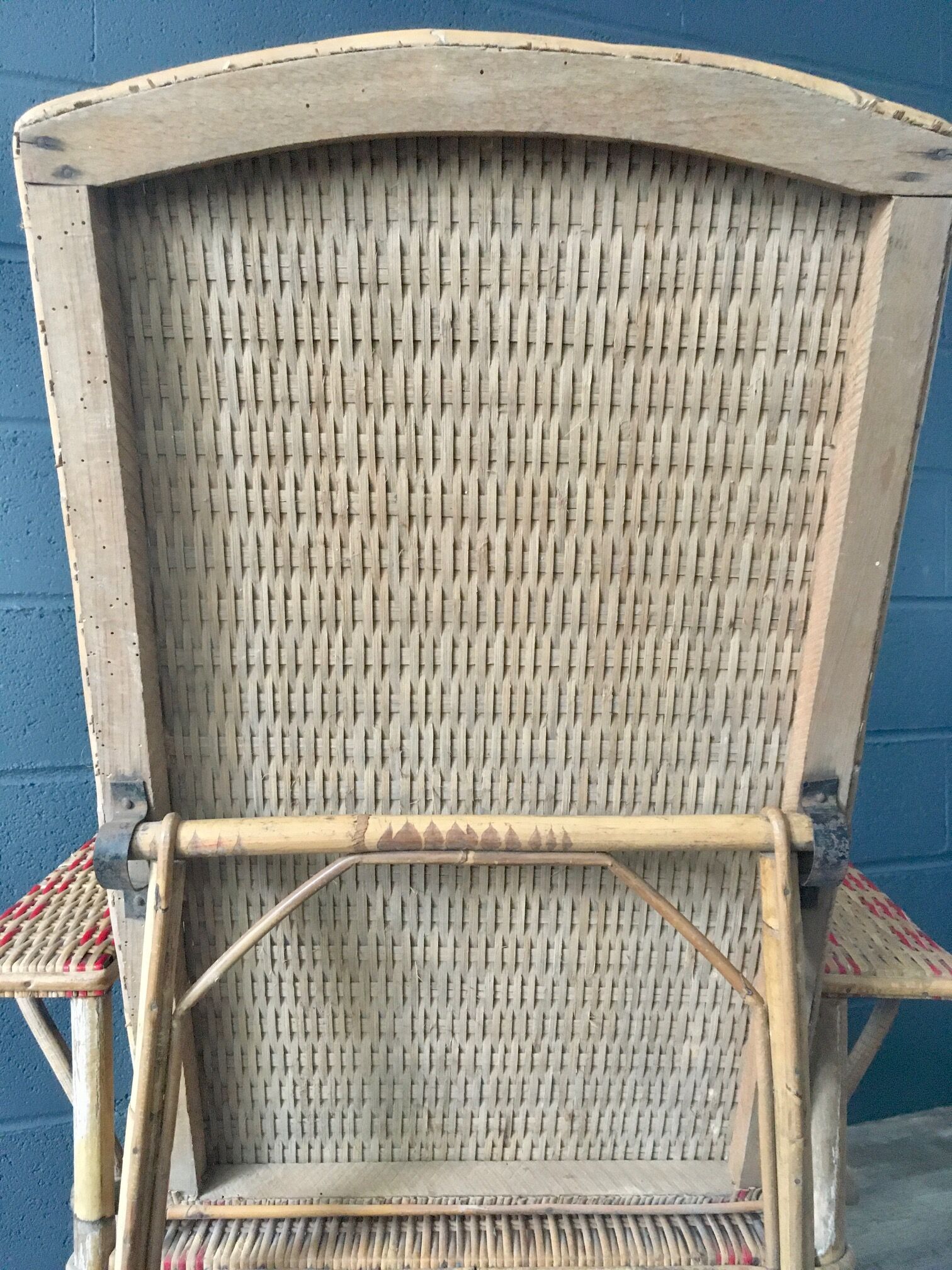 Rattan lounge chair