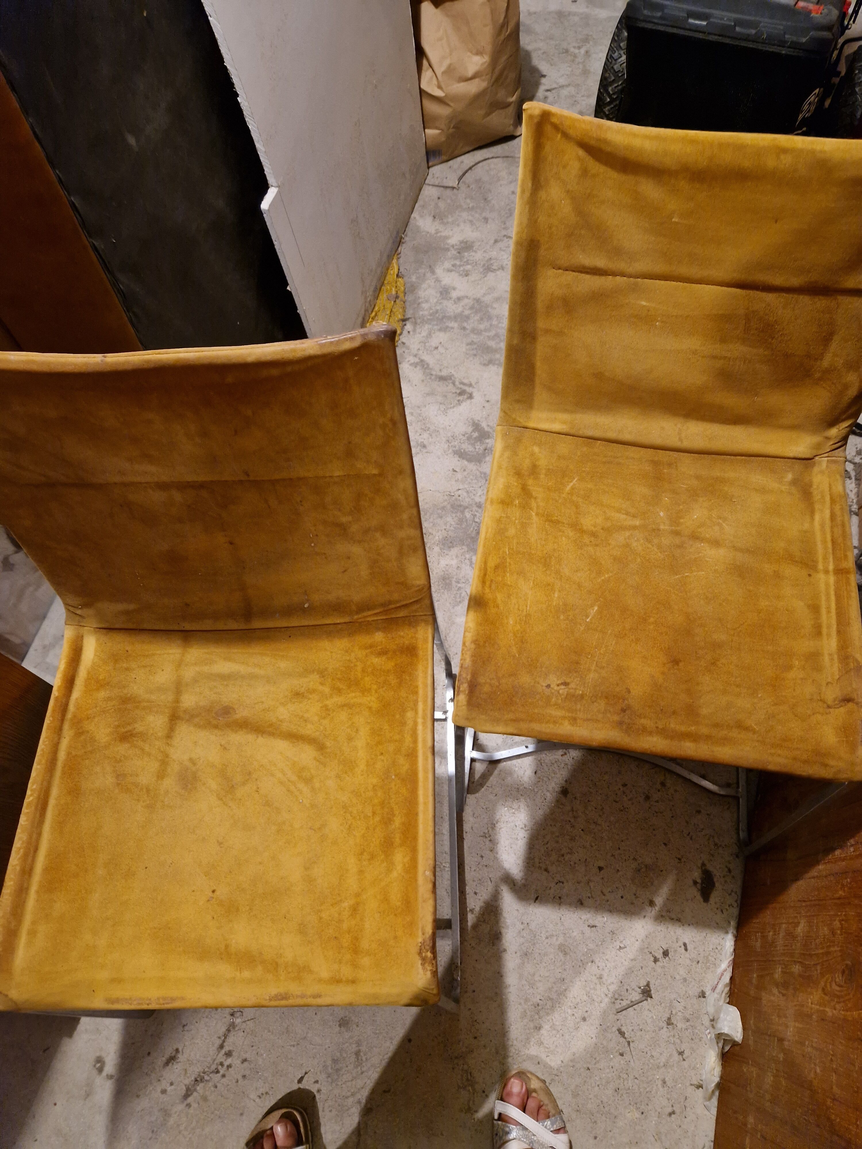 Set of 2 chairs