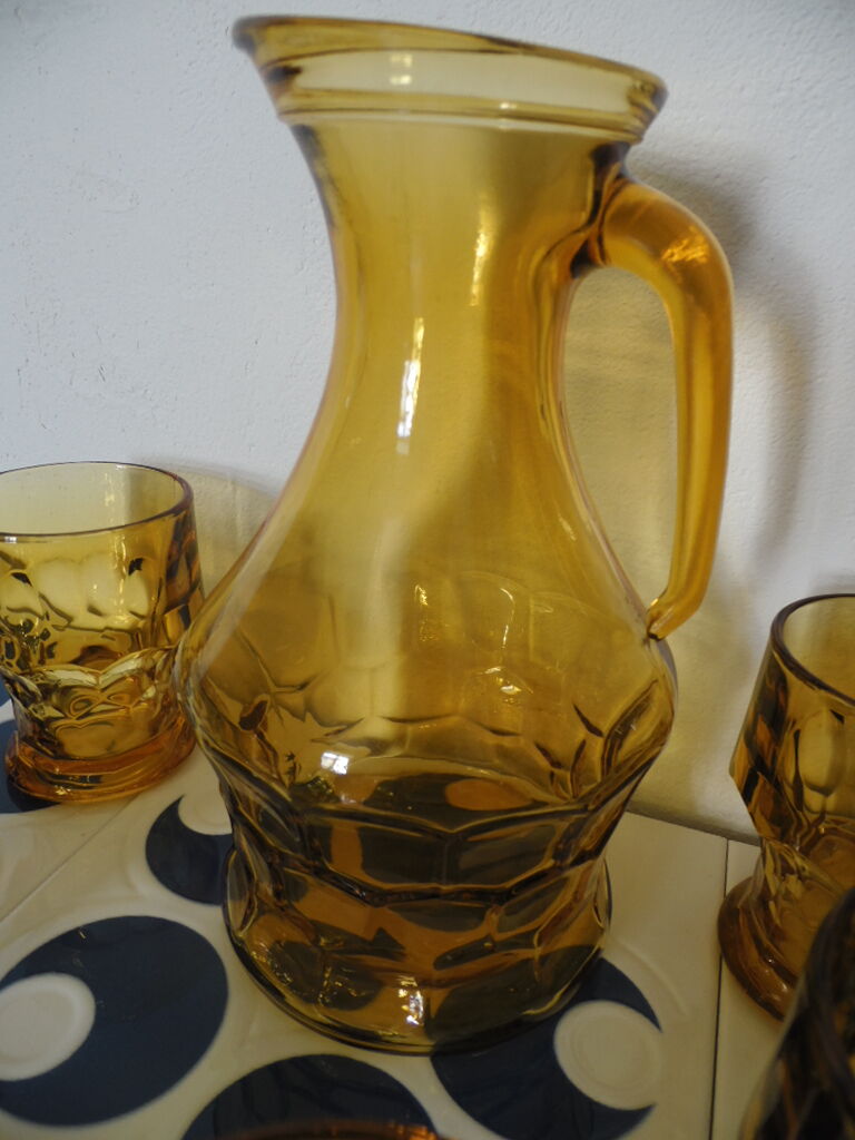 Amber glass orangeade service