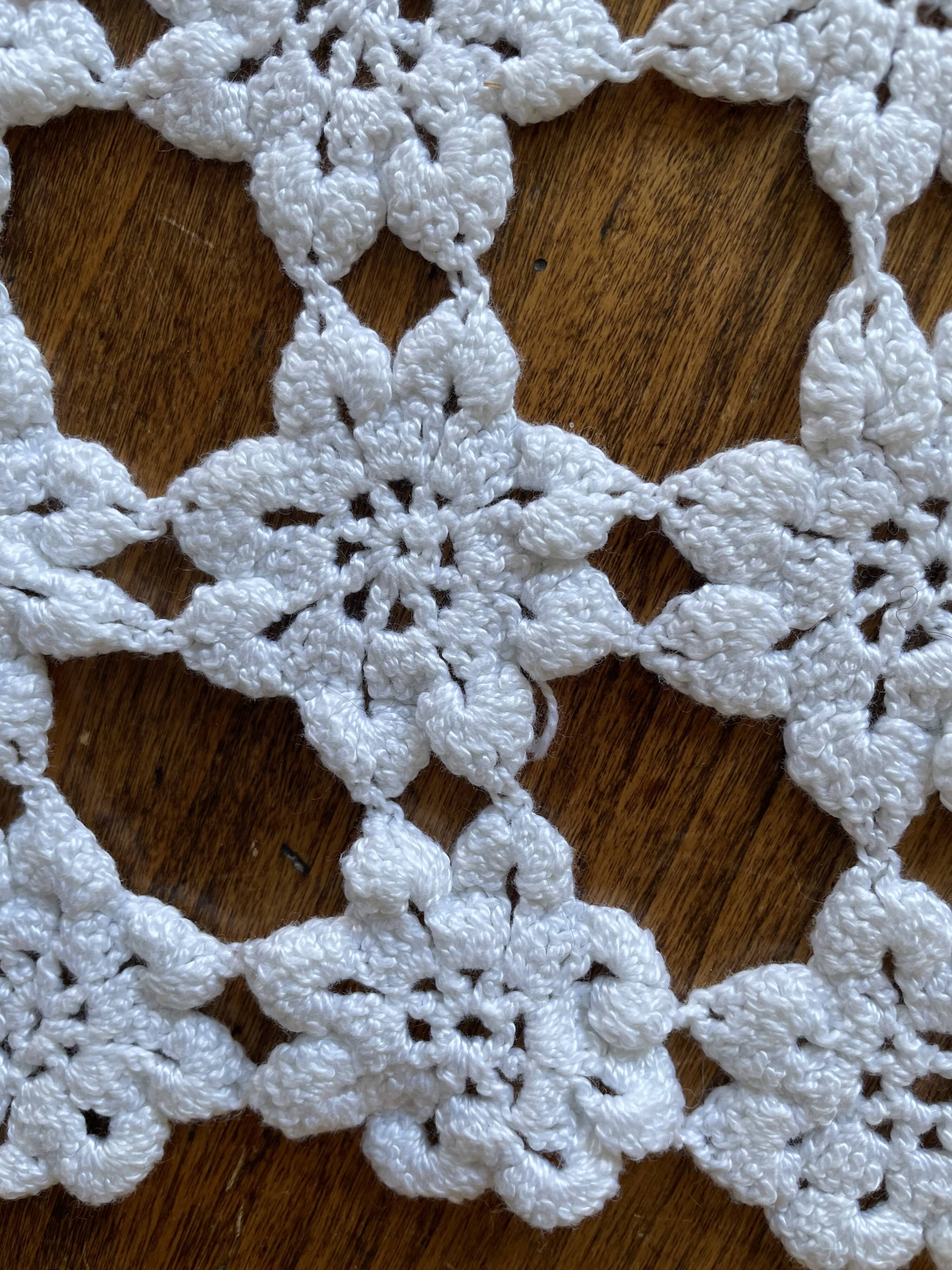 1 crochet doily, rectangular, old vintage