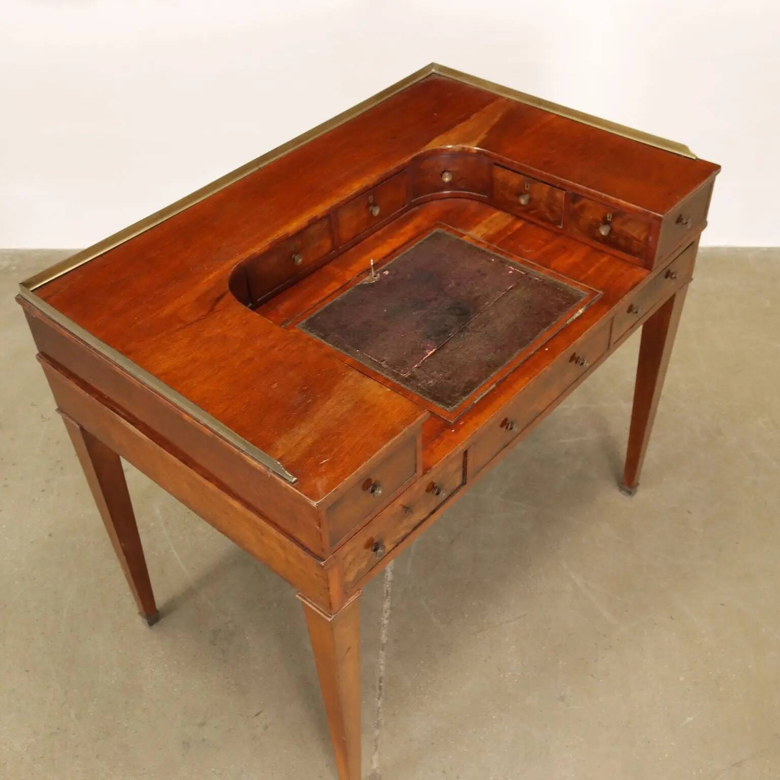 Antique writing desk Carlton House Desk George III '800 mahogany brass