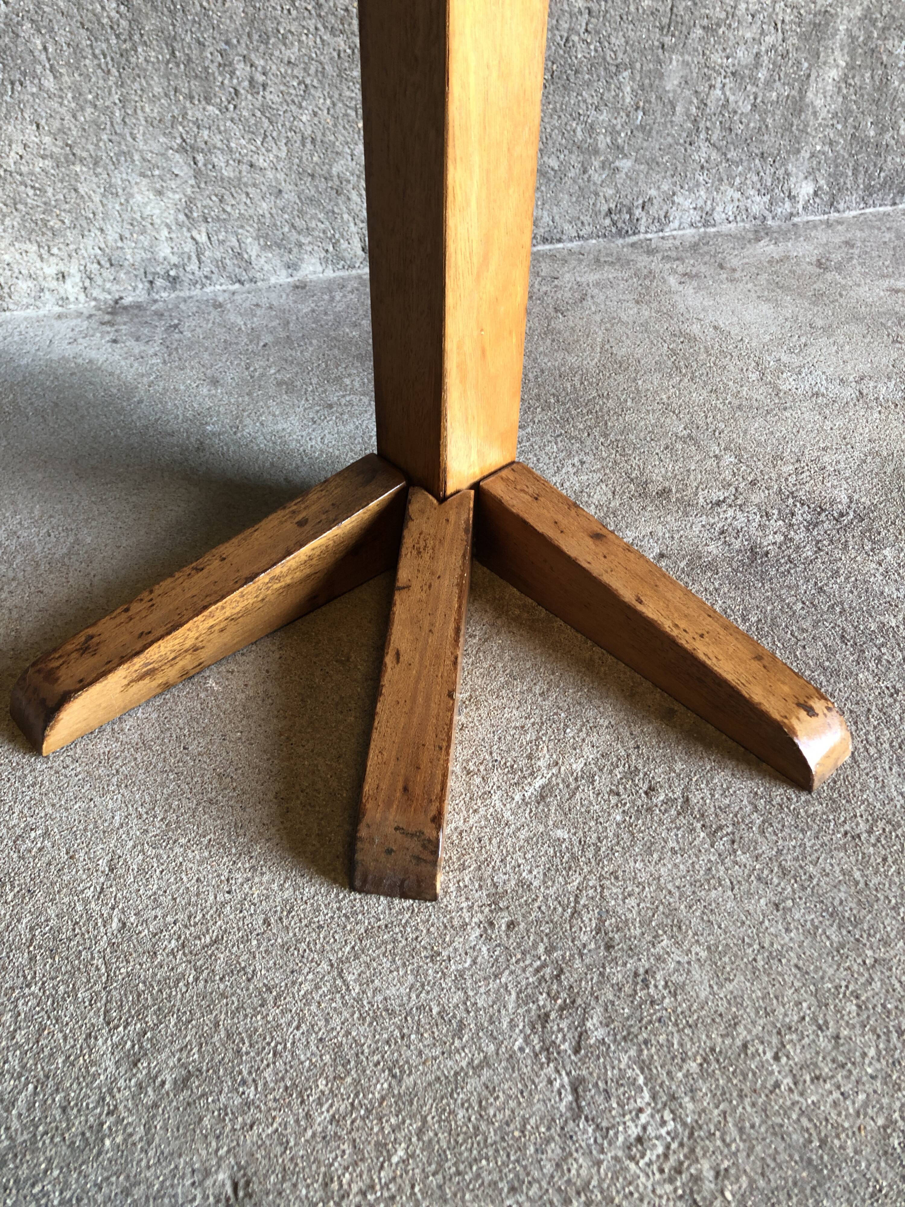 Vintage light wood corner pedestal table