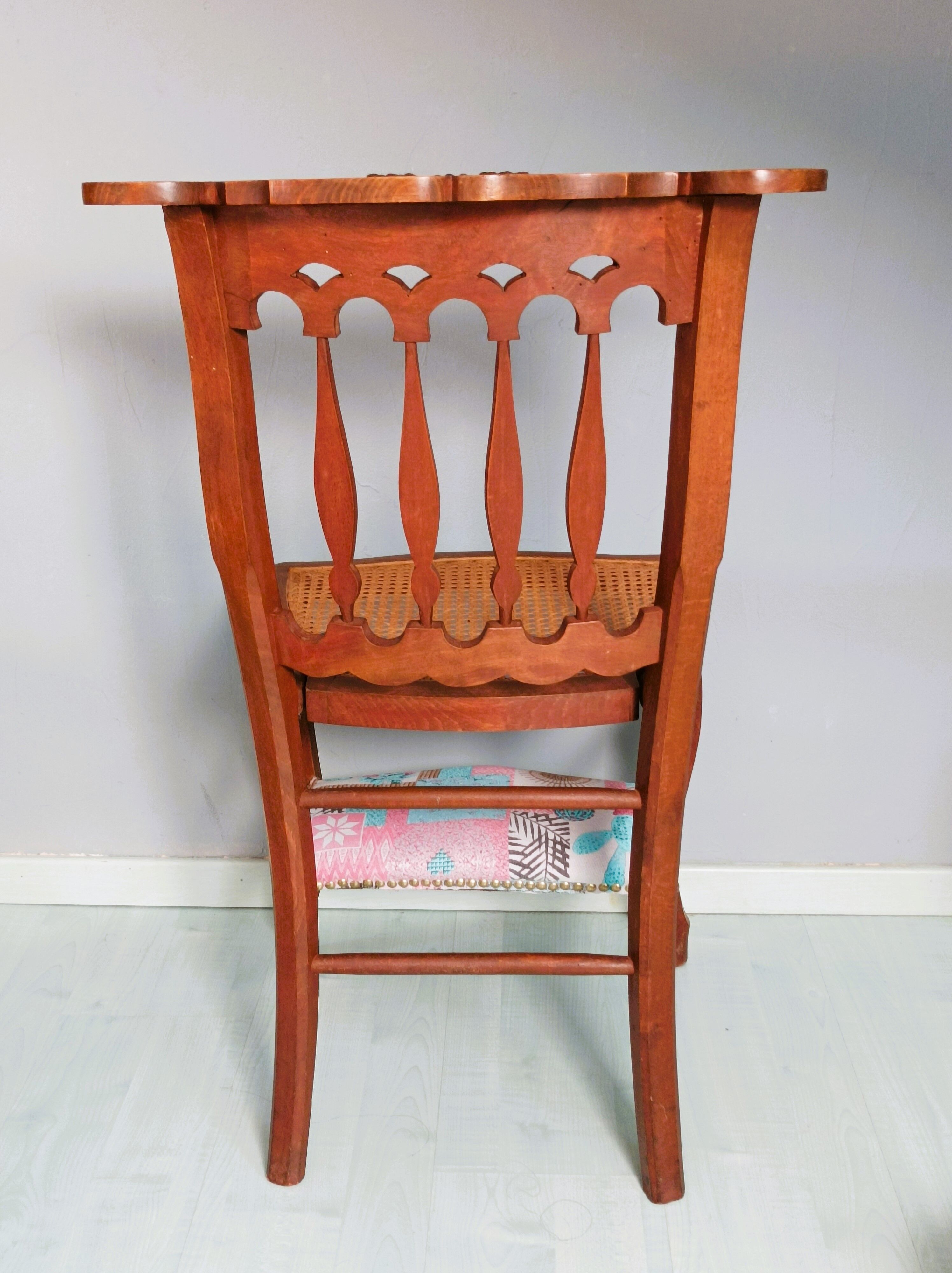 Chair prays to God ancient year