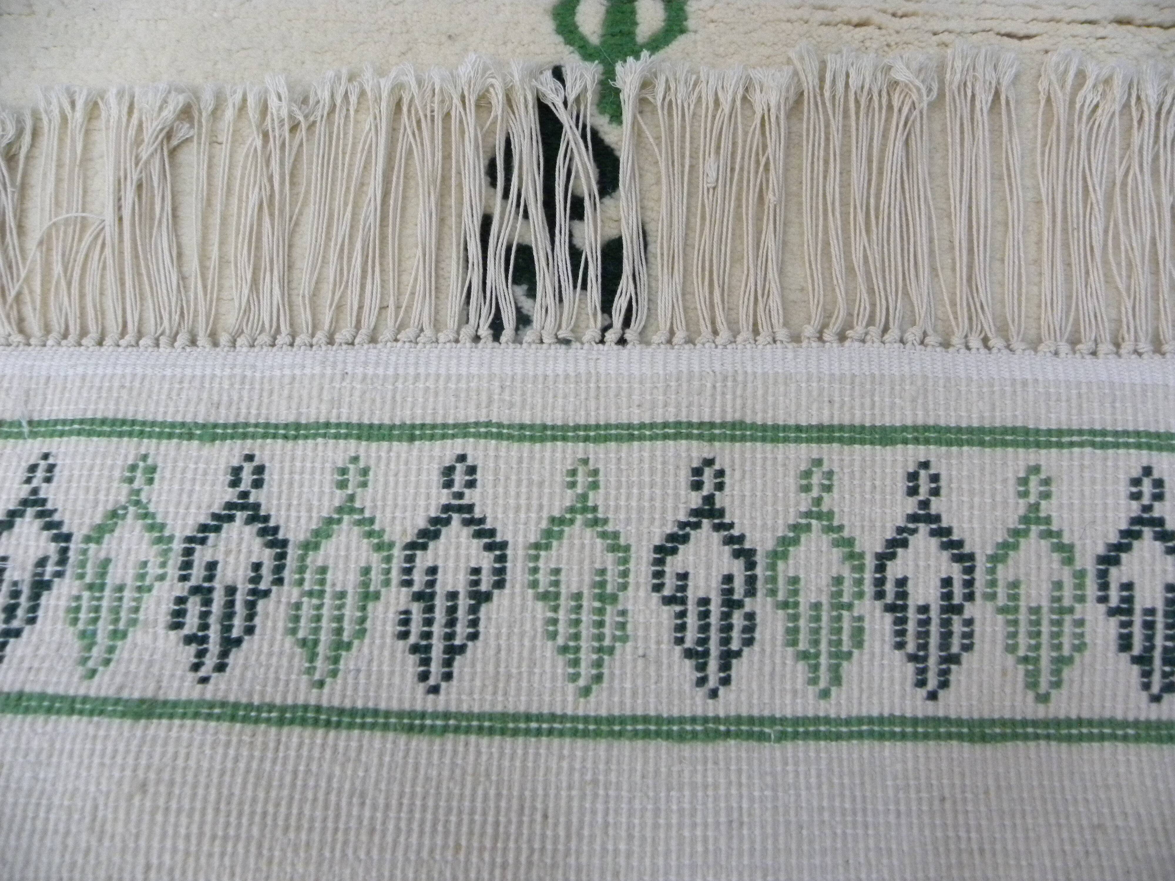 Vintage Berber Rug with Amazigh Jewel Pattern - Handmade Wool Rug