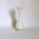 Vase soliflore opaline blanc vintage