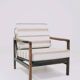 Fauteuil vintage avec coussins en tissu naturel rayé