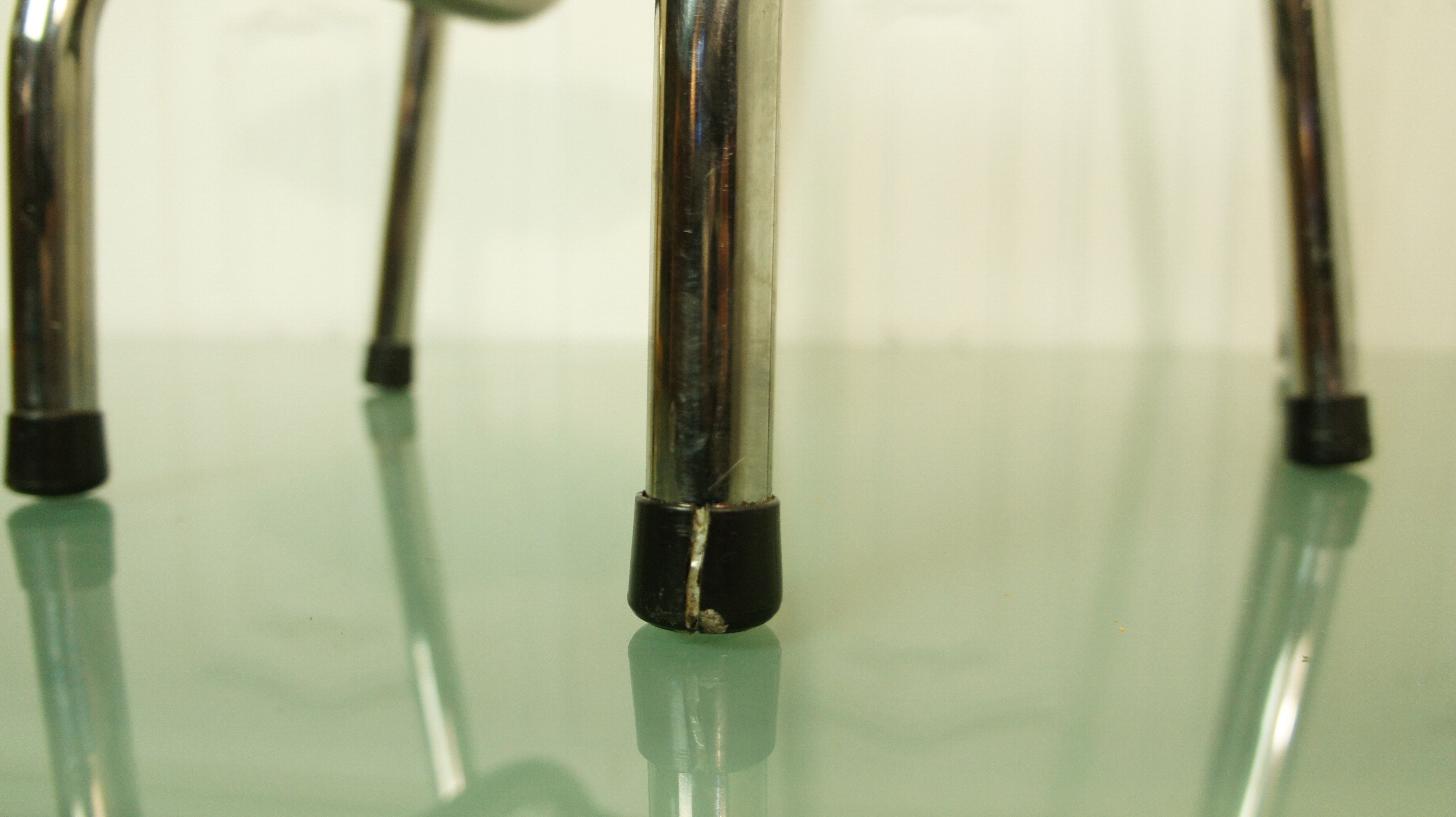 Stepladdle stool in formica