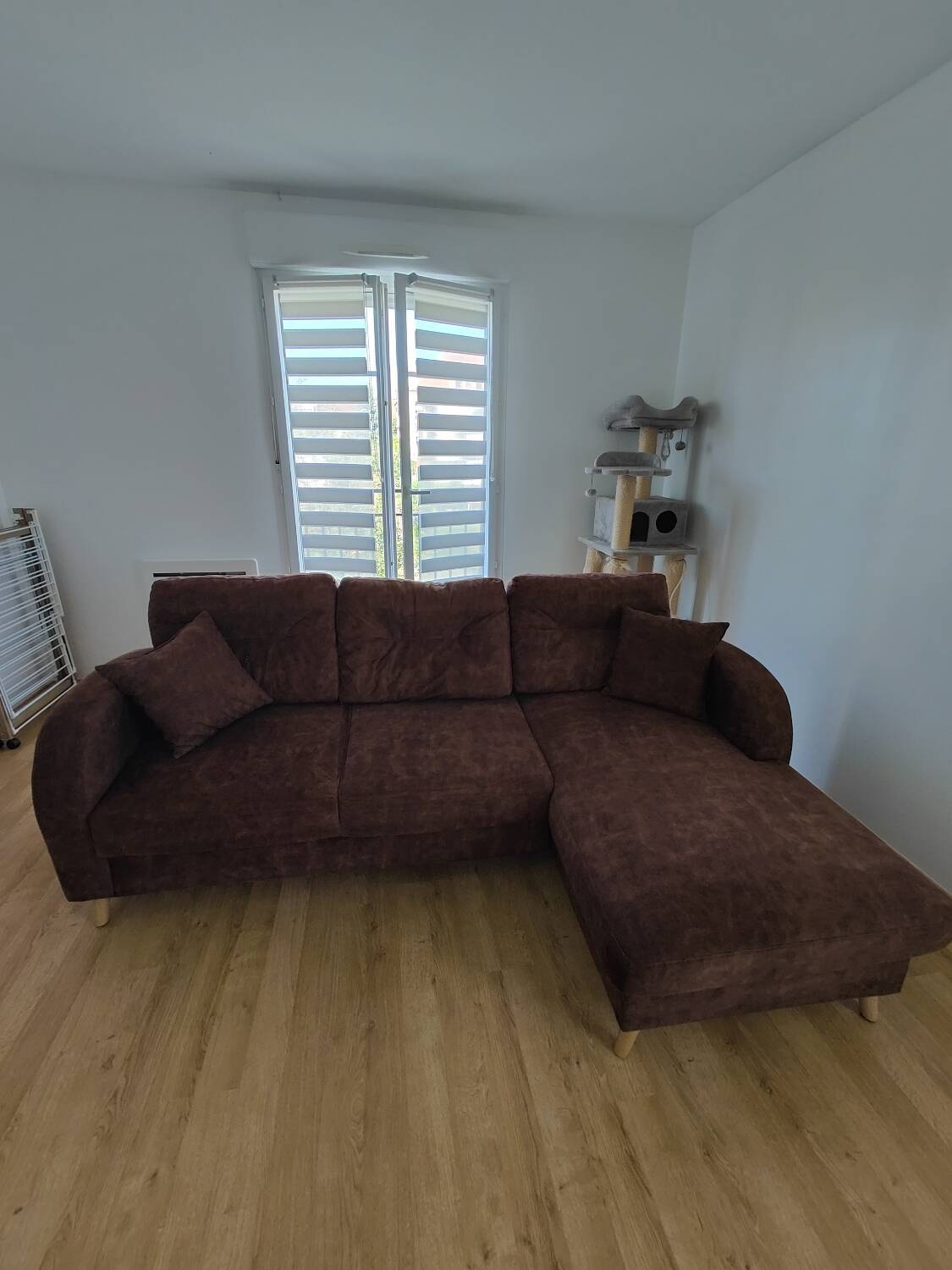 Canapé d’angle convertible avec coffre bobochic libeo vintage – marron
