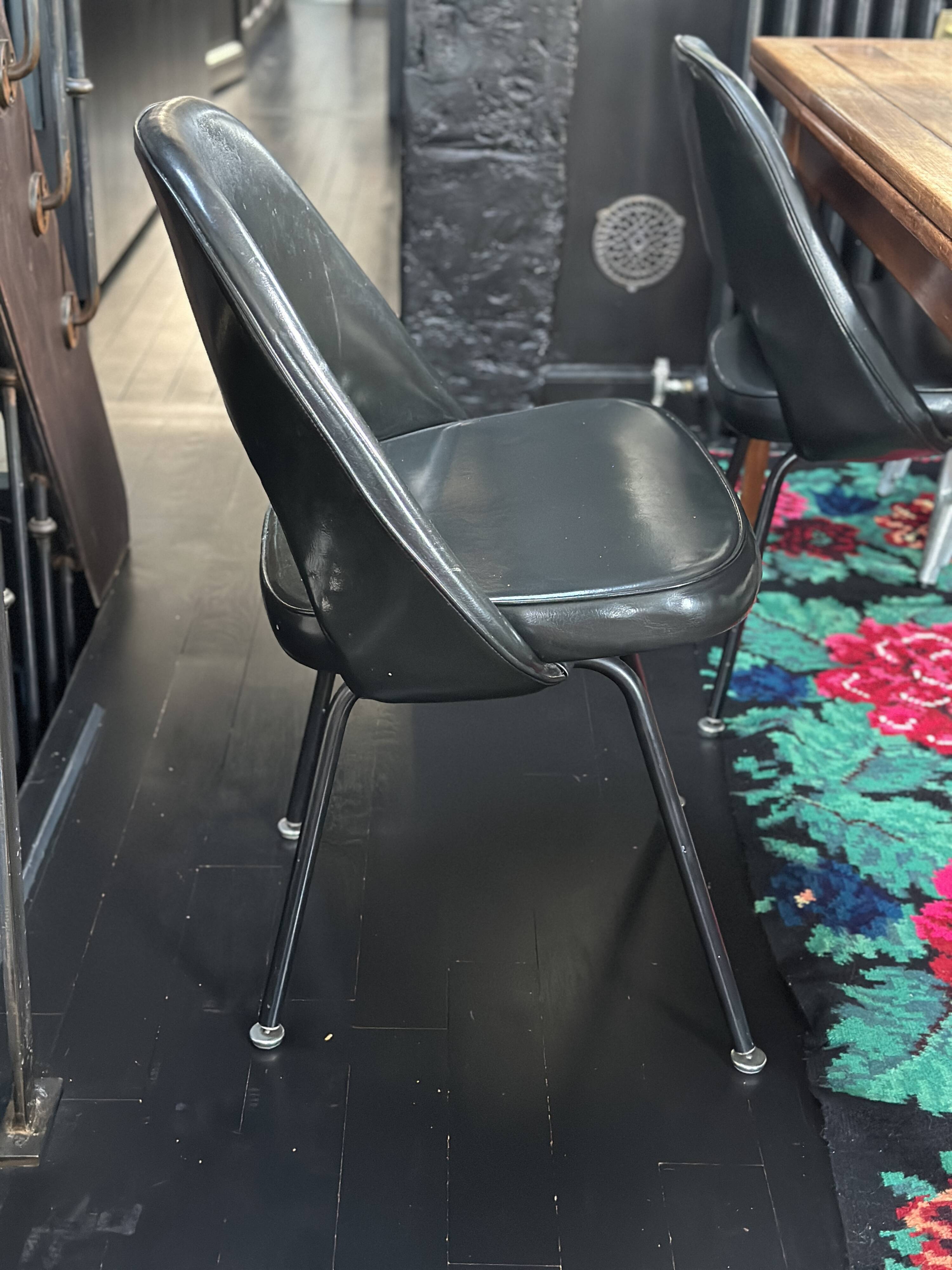 Eero Saarinen conference chairs black