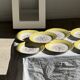 Lot de 19 grandes assiettes plates vintage jaunes fleurs roses liseré doré