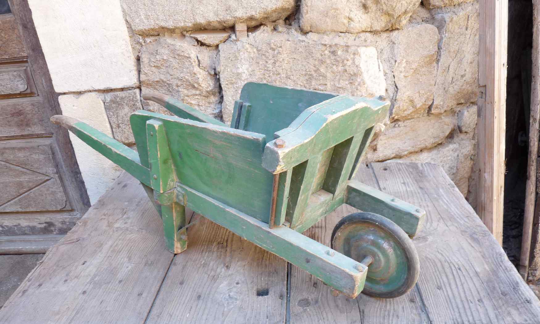 Children's wheelbarrow