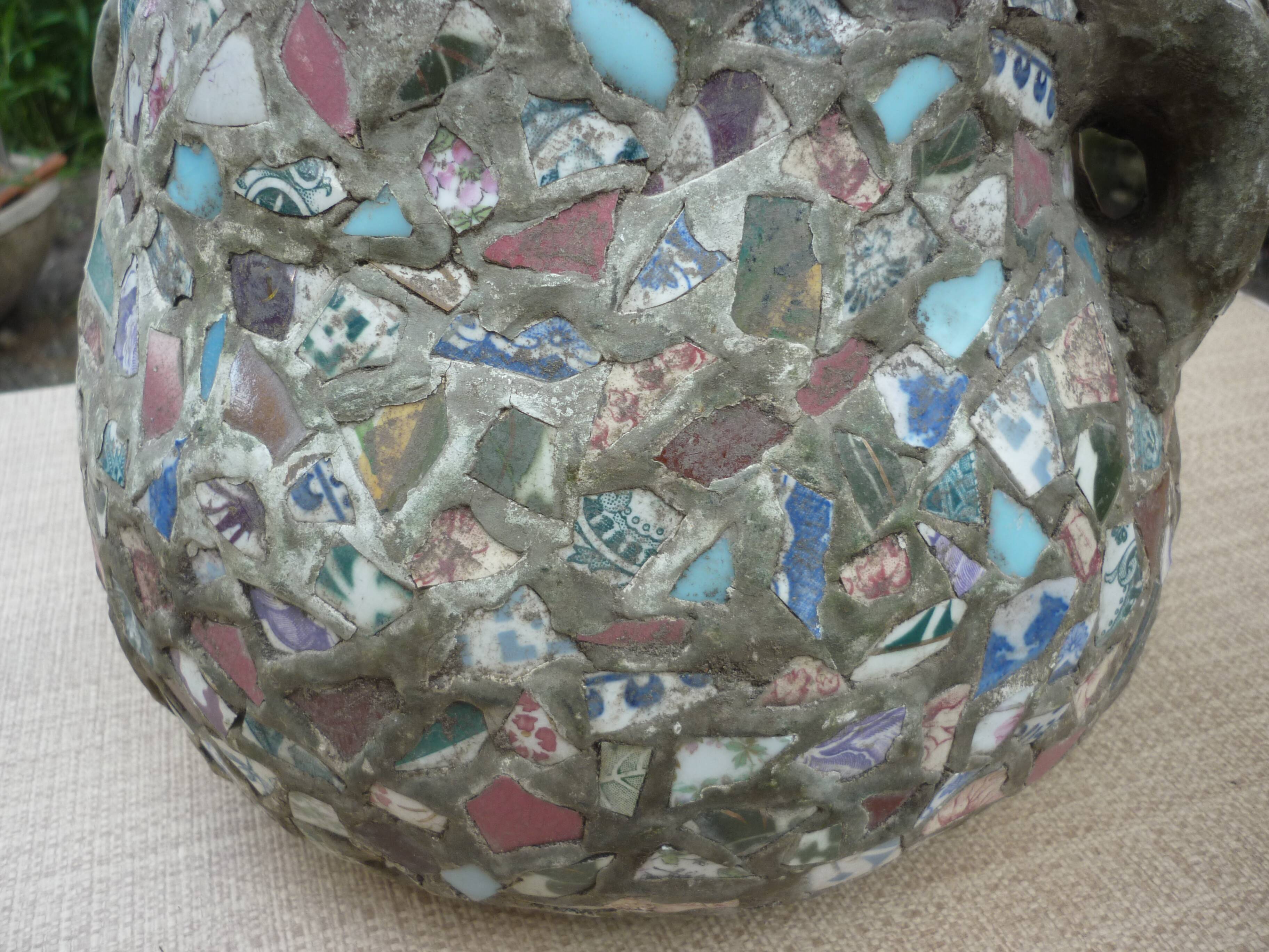 Pot terracotta mosaic called picassiette