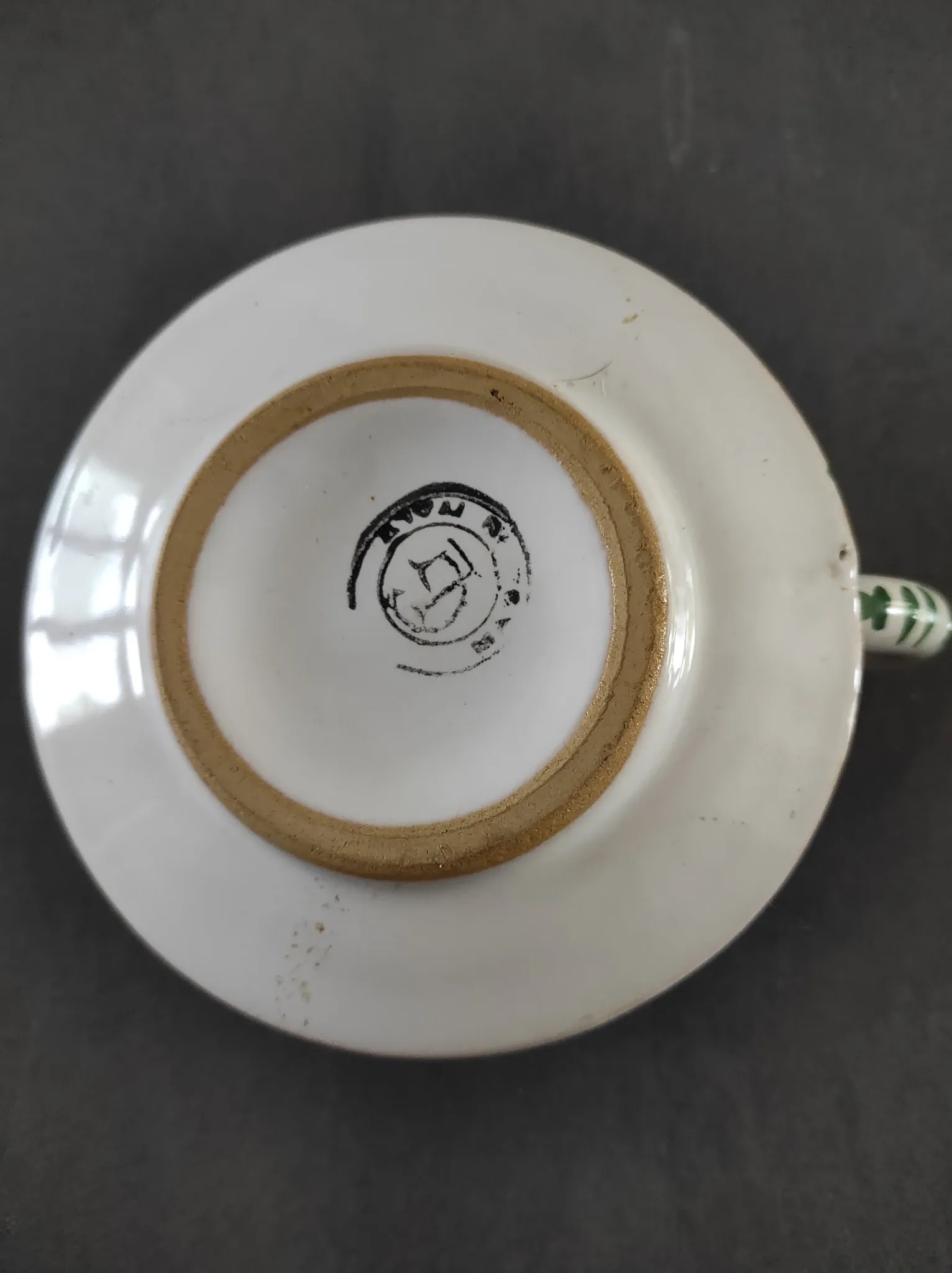 Hand candle holder