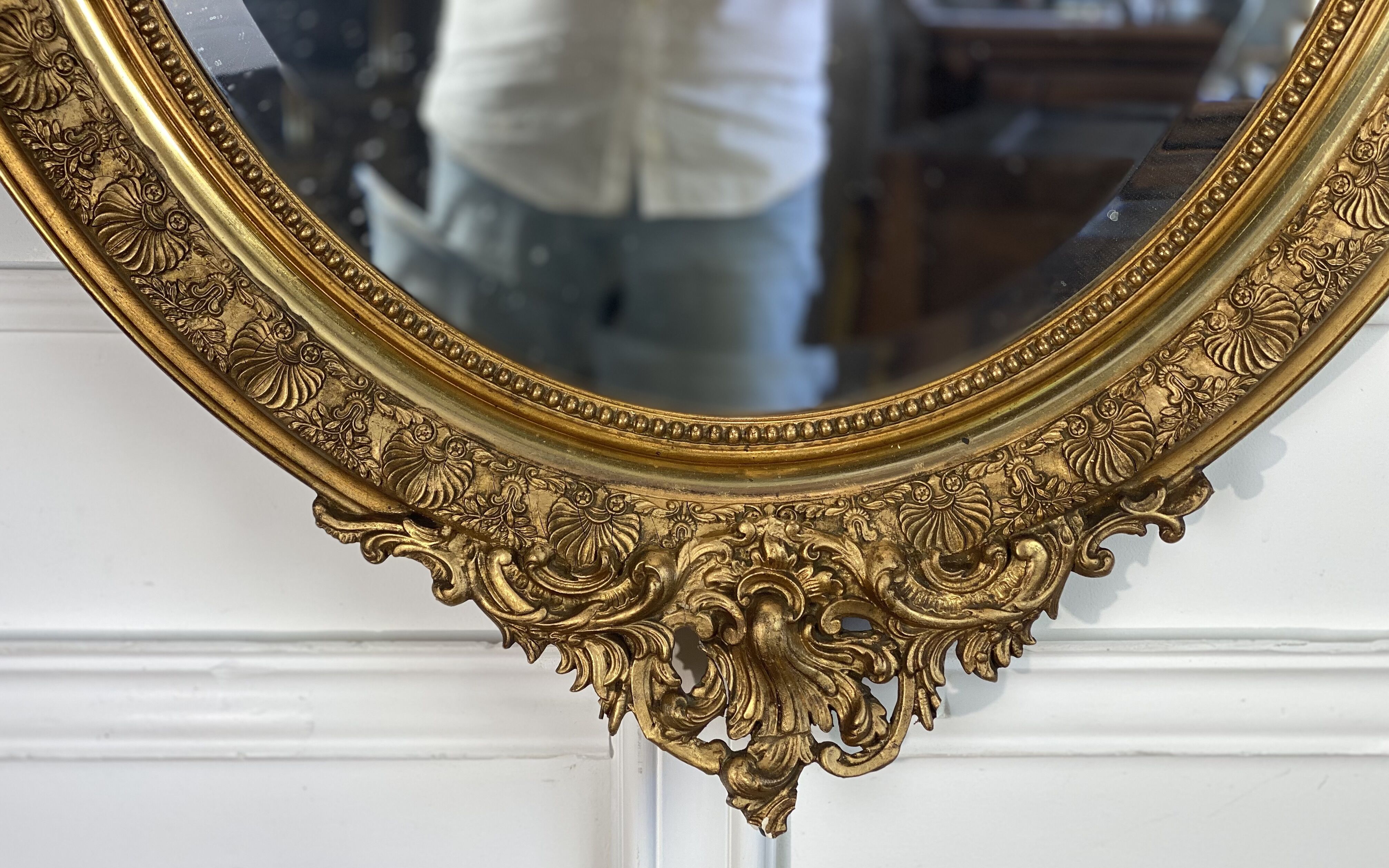 Mirror / oval ice Napoleon III period in wood and gilded stucco louis xv style