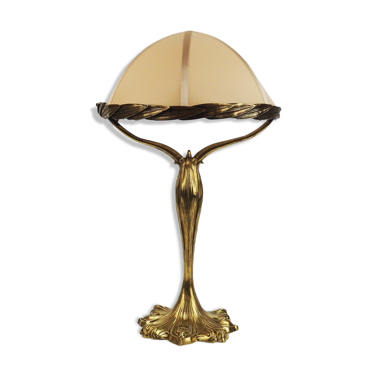 Bronze art nouveau lamp