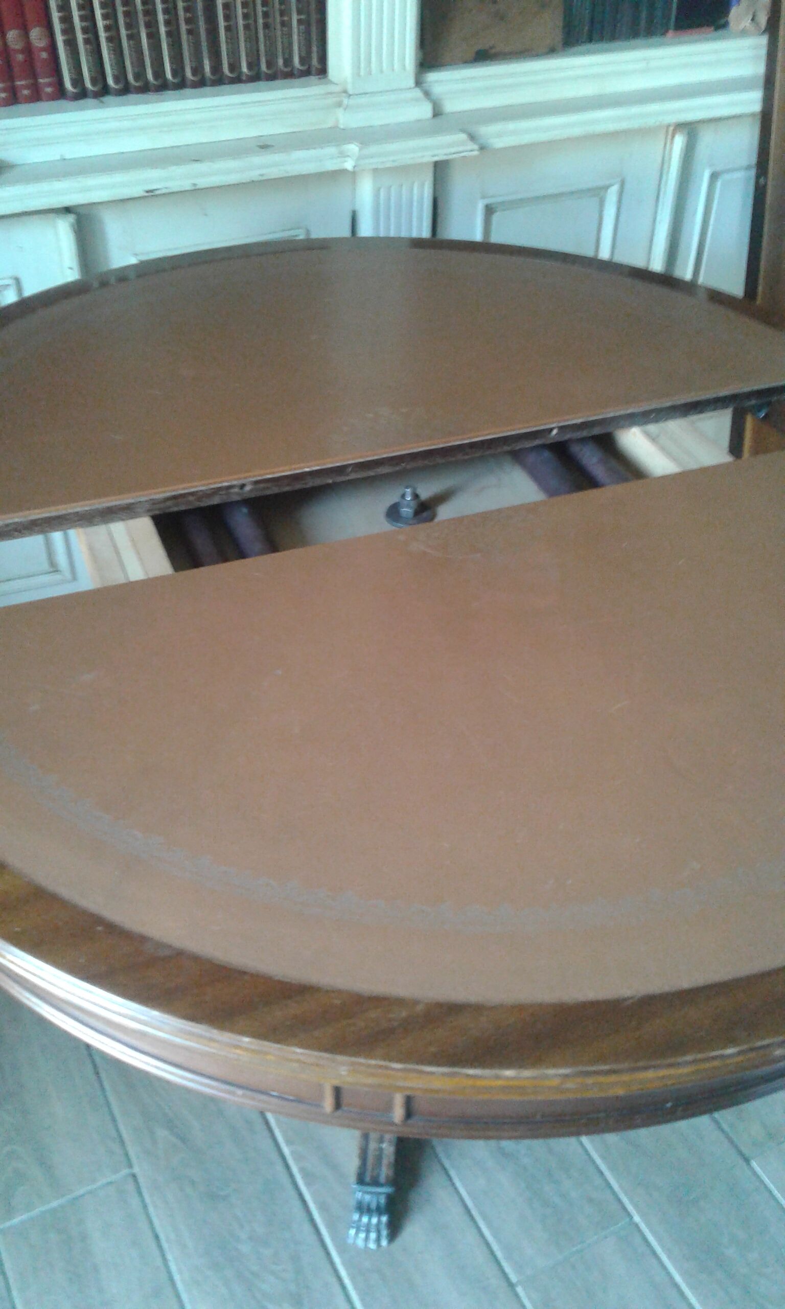 Dining room's table and 4 chairs, english style