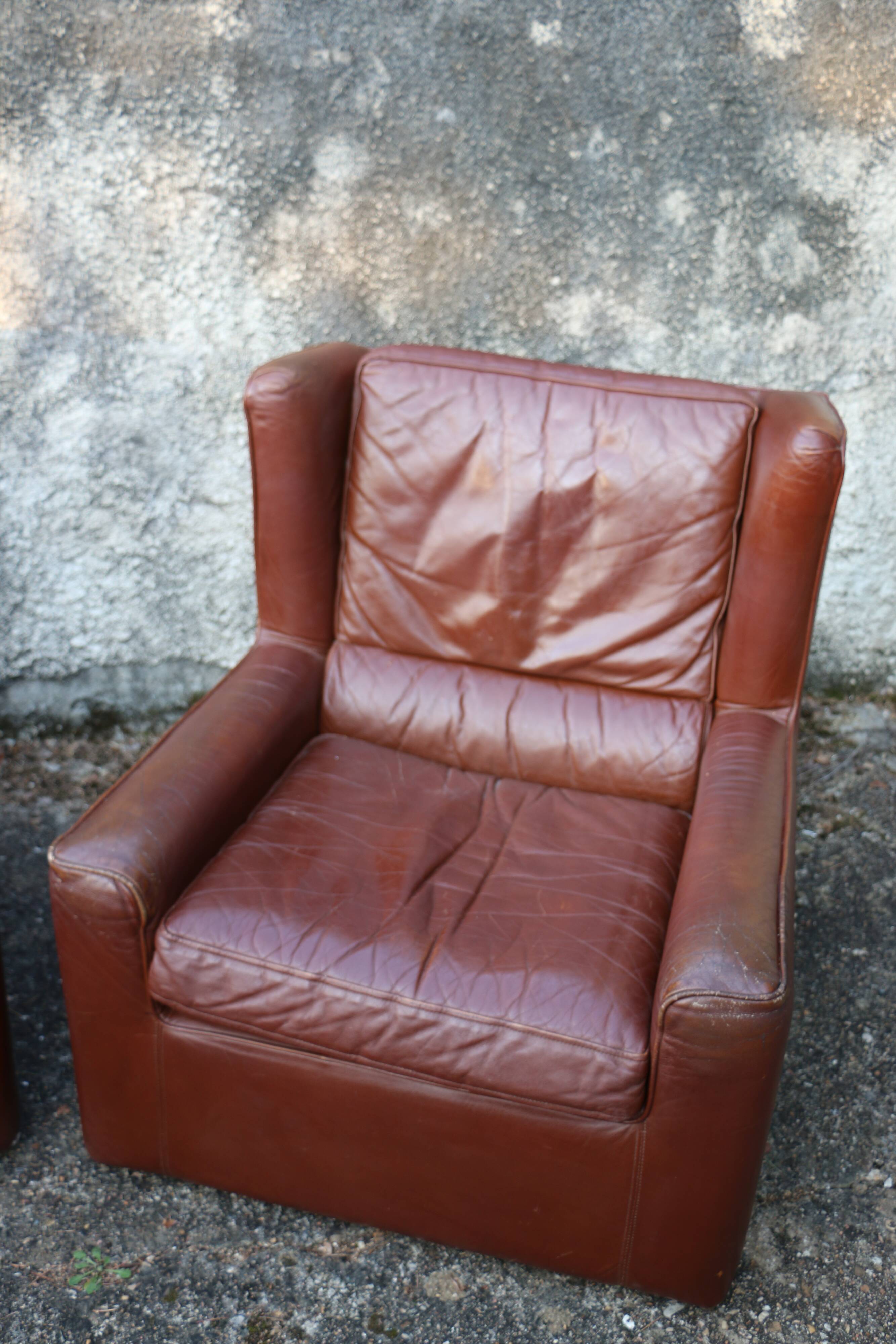 Pair of armchairs with very soft leather ears 80s
