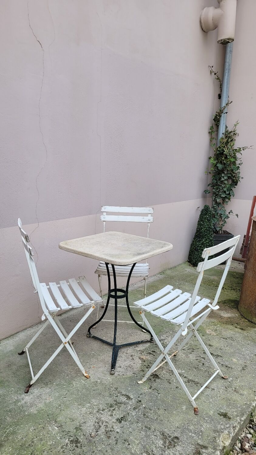 Parisian bistro pedestal table in antique marble