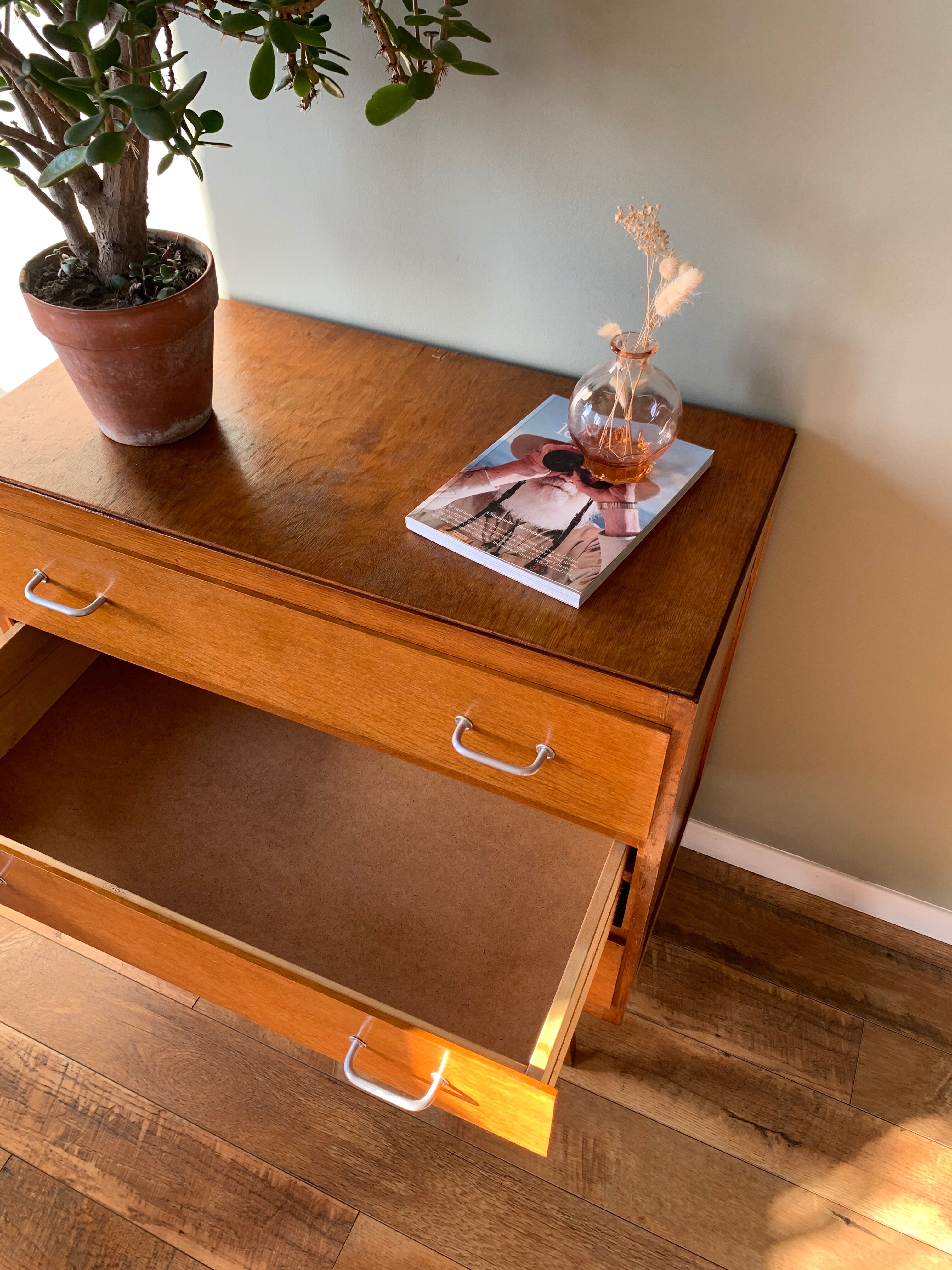Vintage dresser compass feet