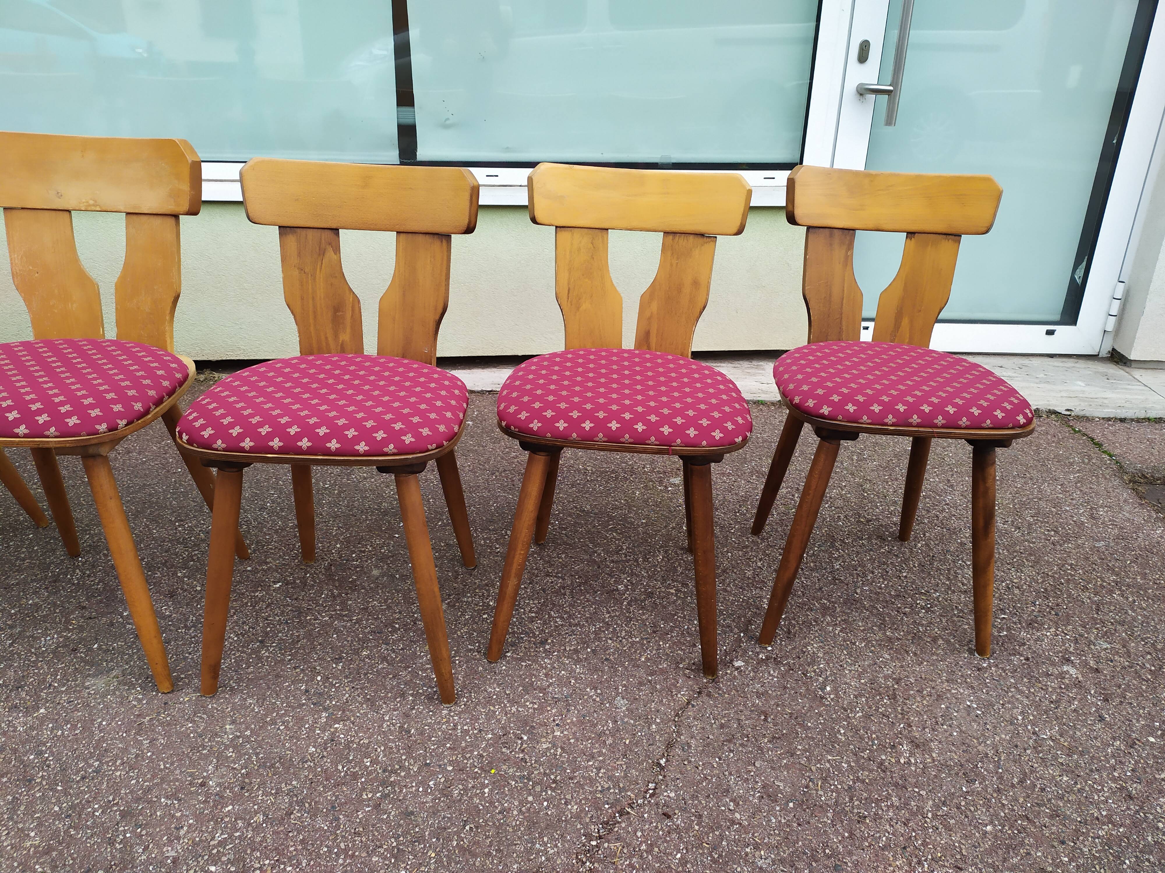 Set of 6 wooden bistro chairs with vintage cushion from the 70s/80s/90s