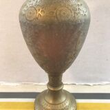 Vase laiton ciselé dessin tour eiffel & grand palais Paris vintage