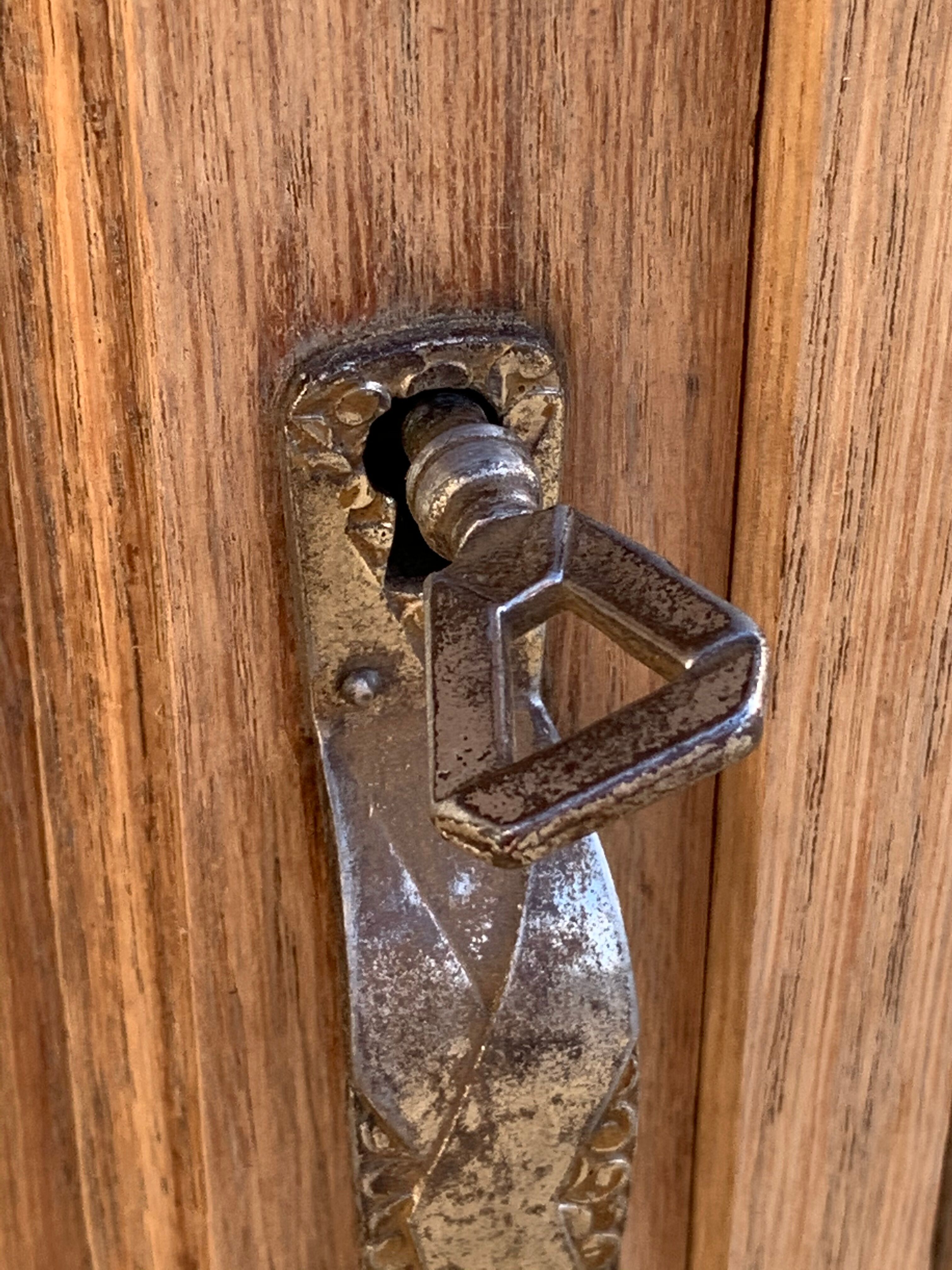 1930 asymmetrical Parisian wardrobe