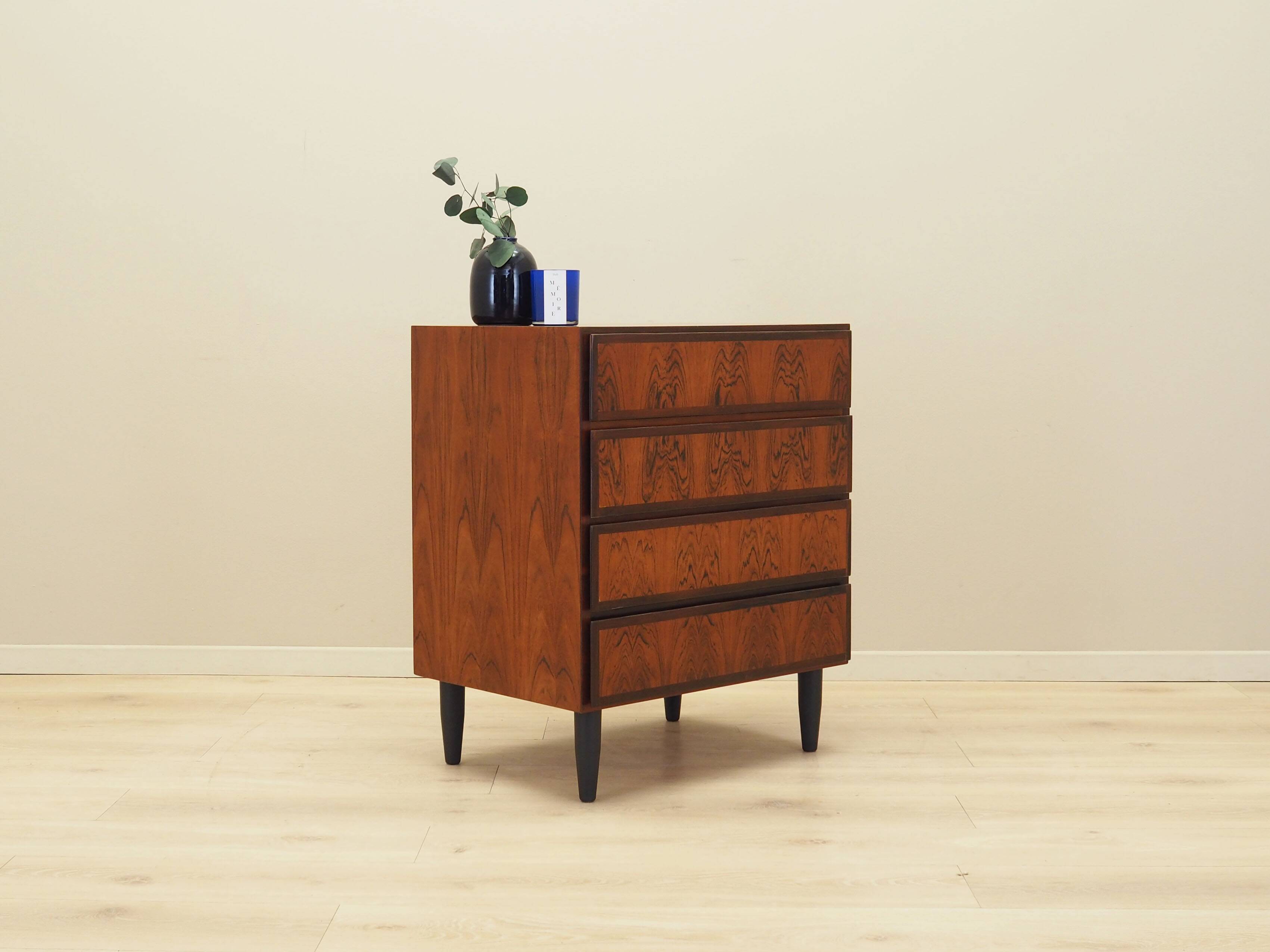 Commode en palissandre, design danois, années 1970, fabricant : Omann Jun