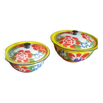 Set of two hollow enamelled dishes made in Hong Kong