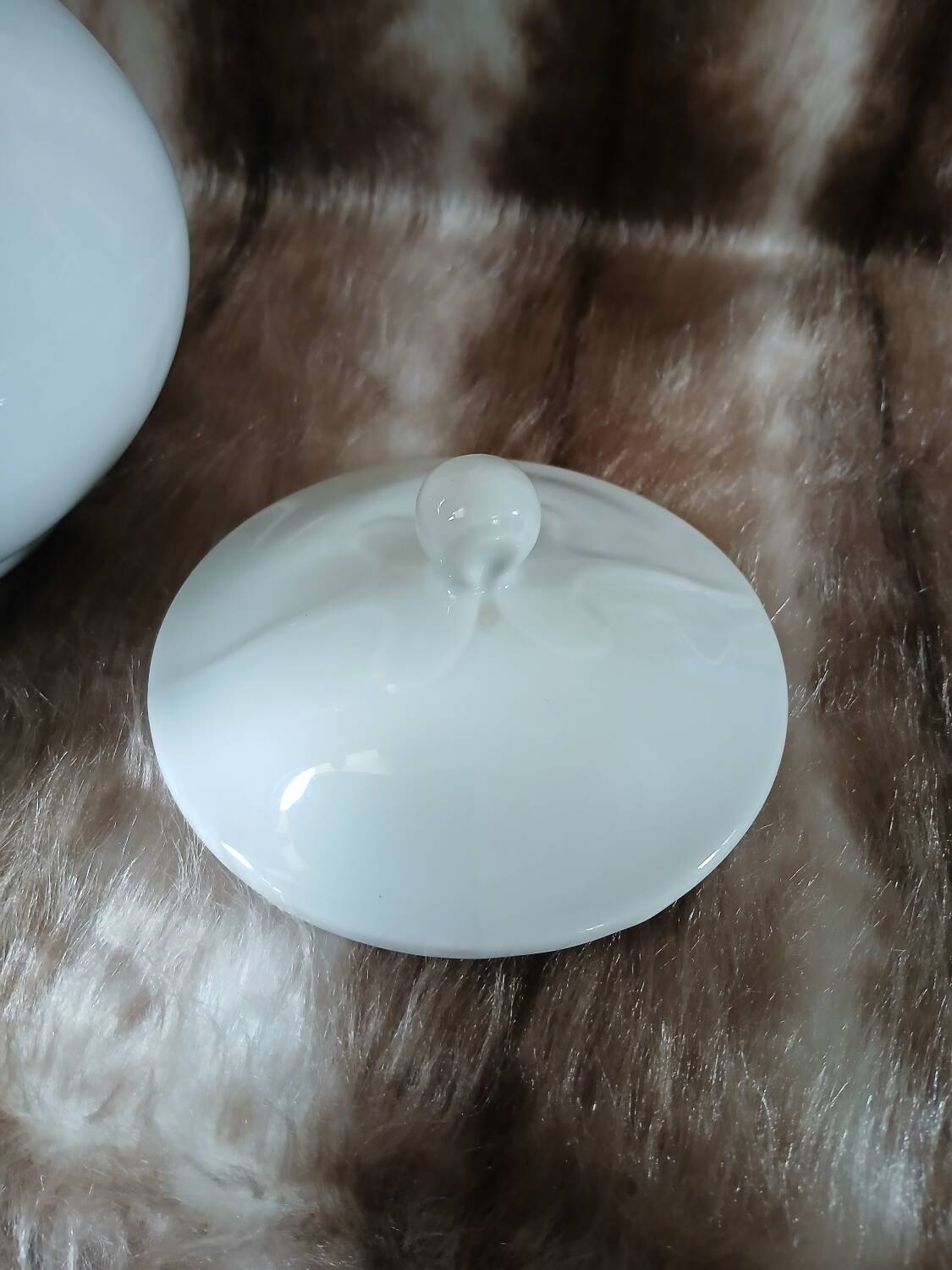 White ceramic coffee pot